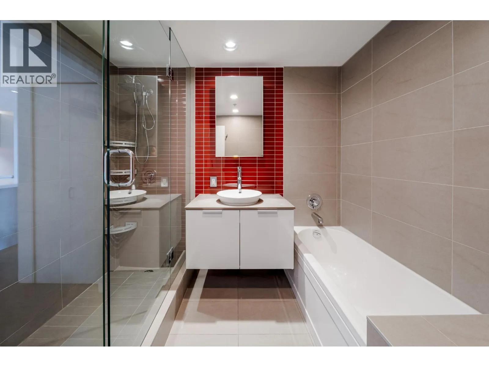2508 108 W CORDOVA STREET