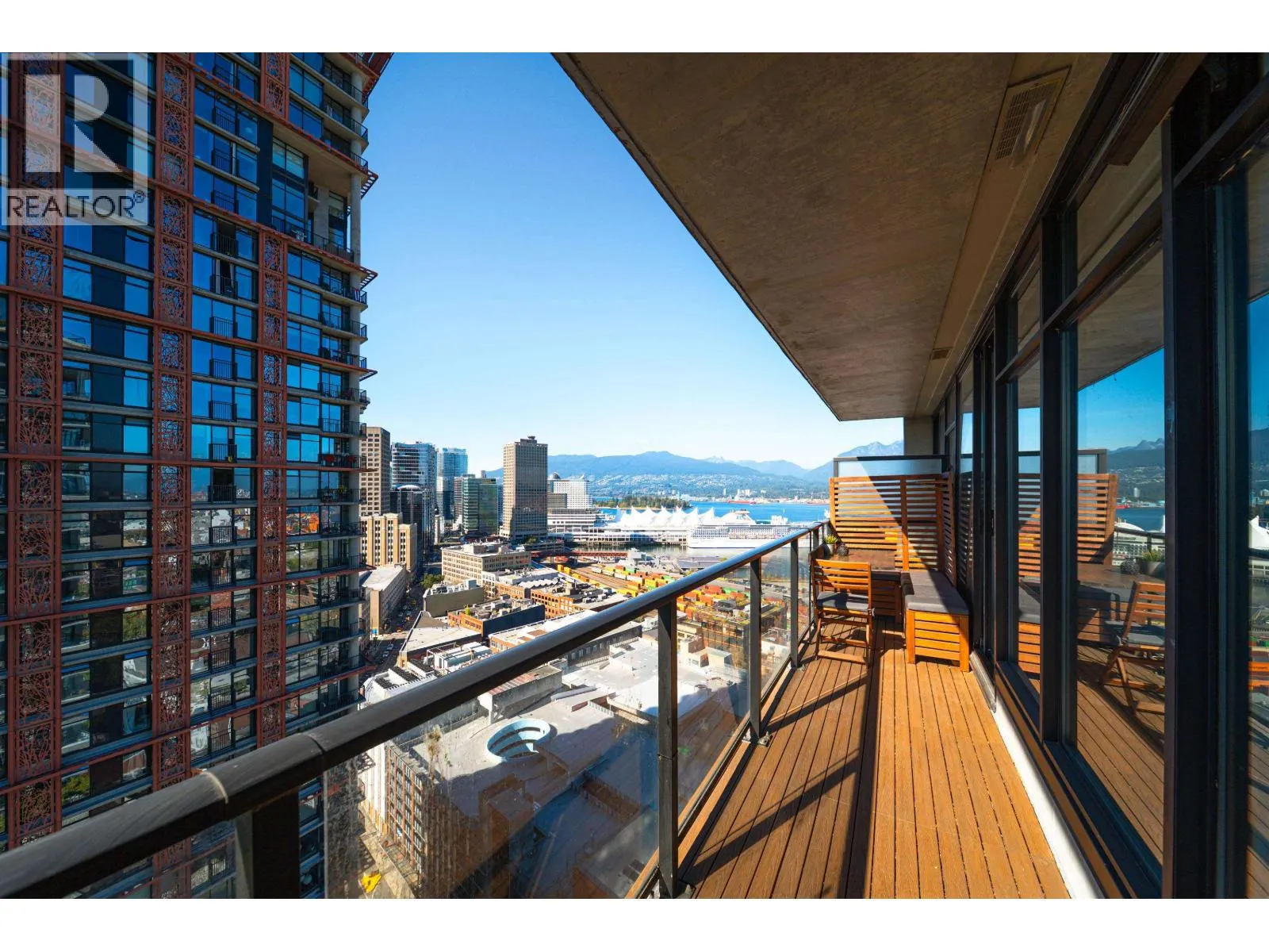 2508 108 W CORDOVA STREET