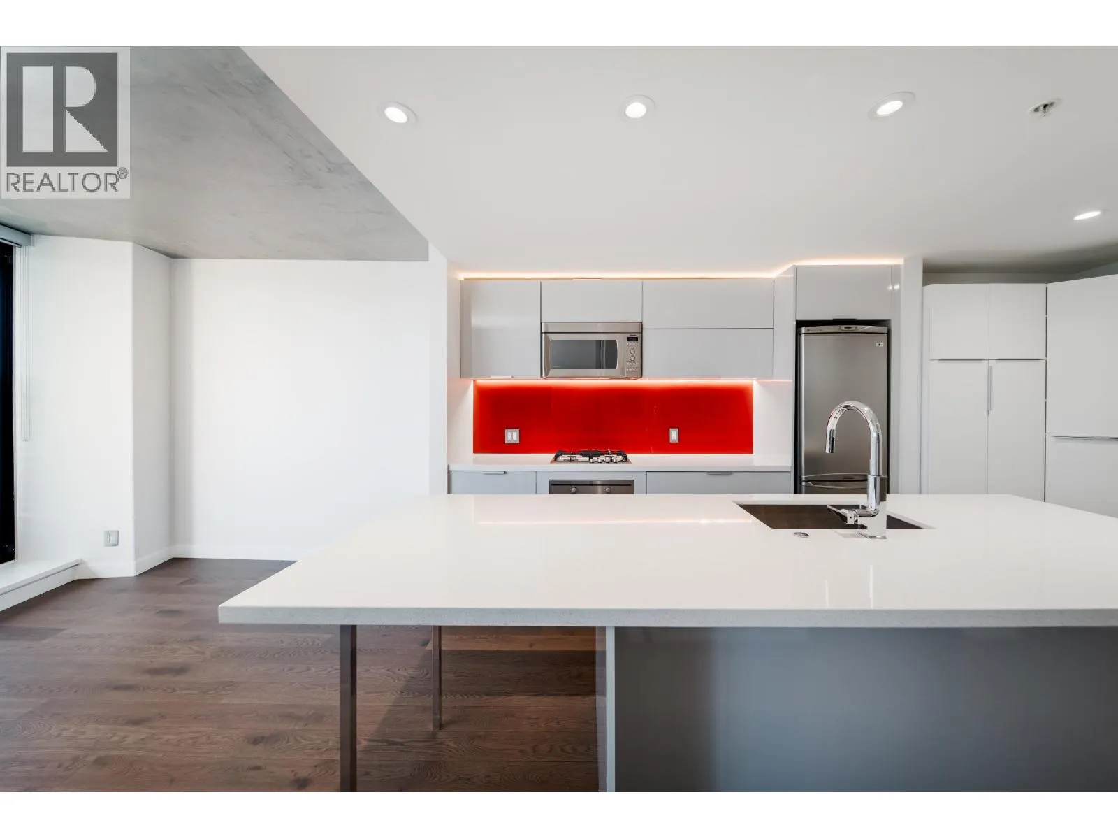 2508 108 W CORDOVA STREET