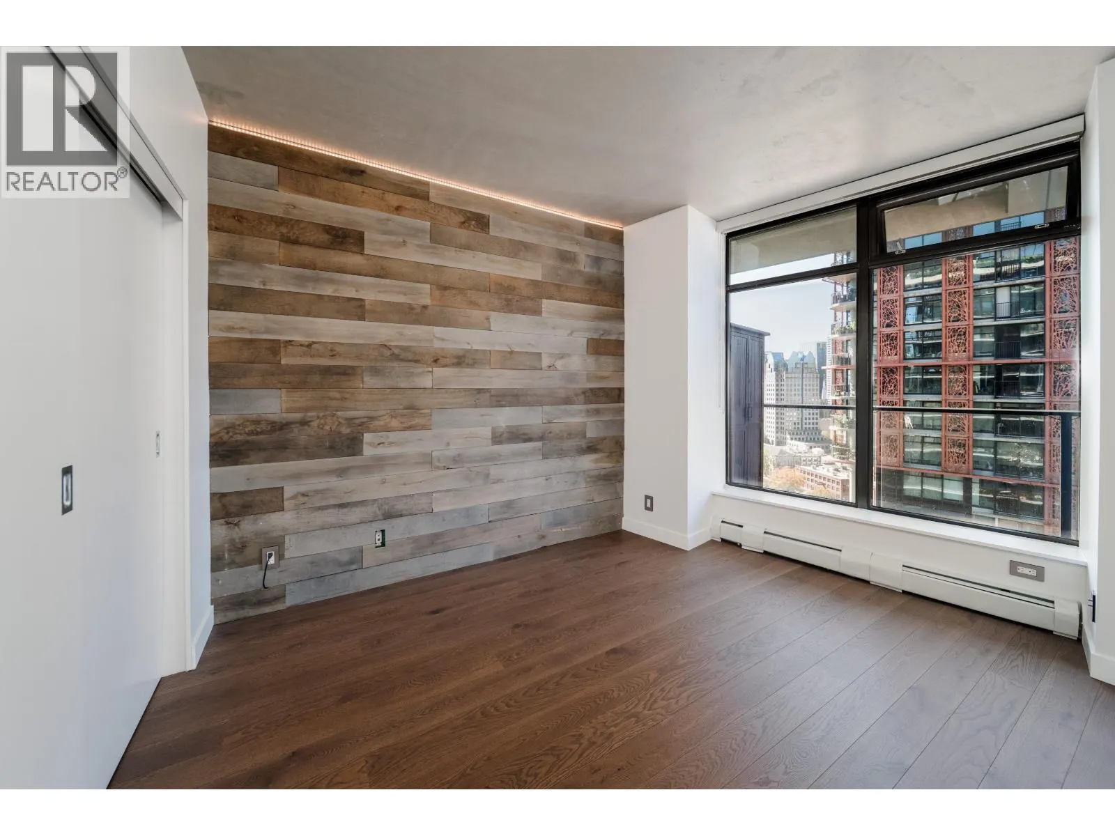 2508 108 W CORDOVA STREET