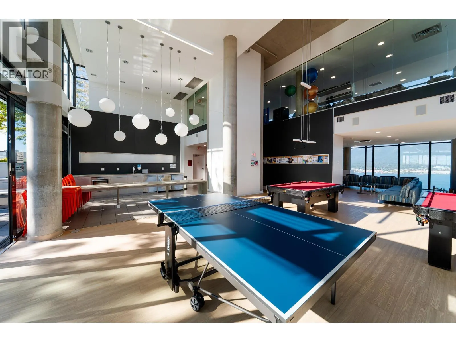 2508 108 W CORDOVA STREET