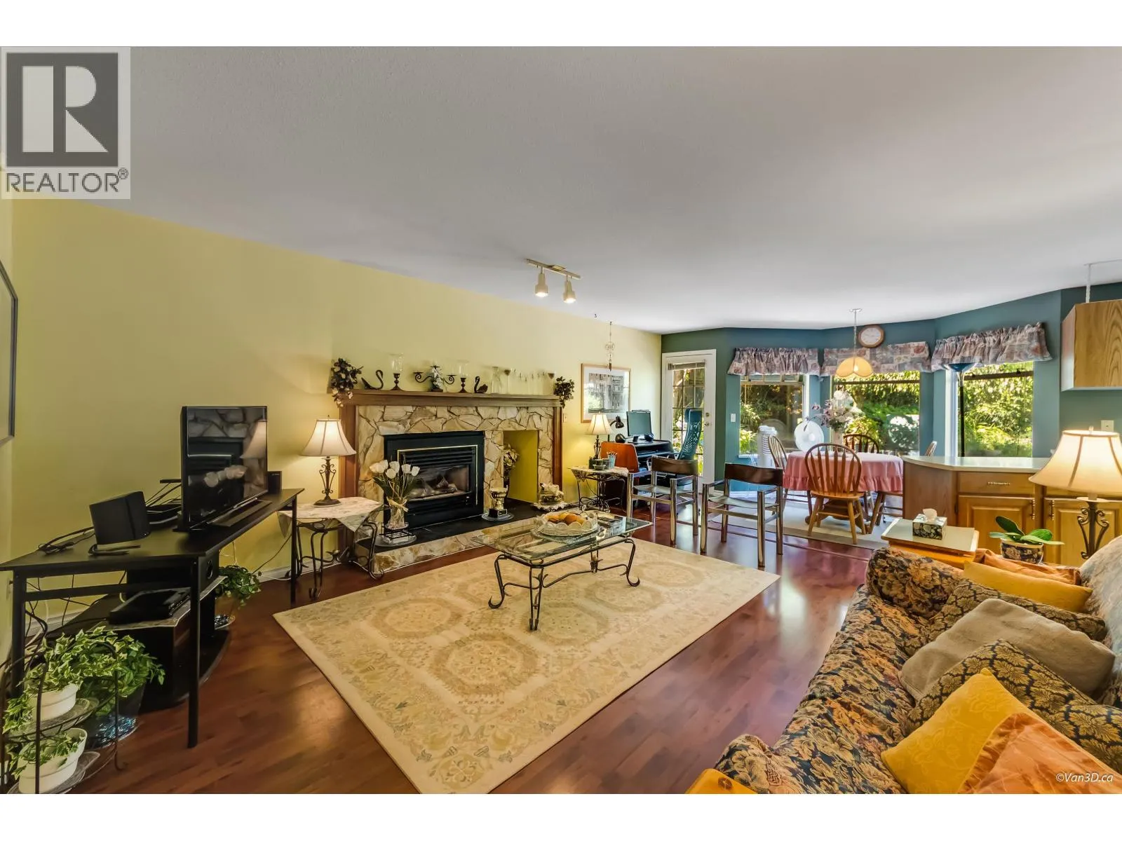 1207 DURANT DRIVE