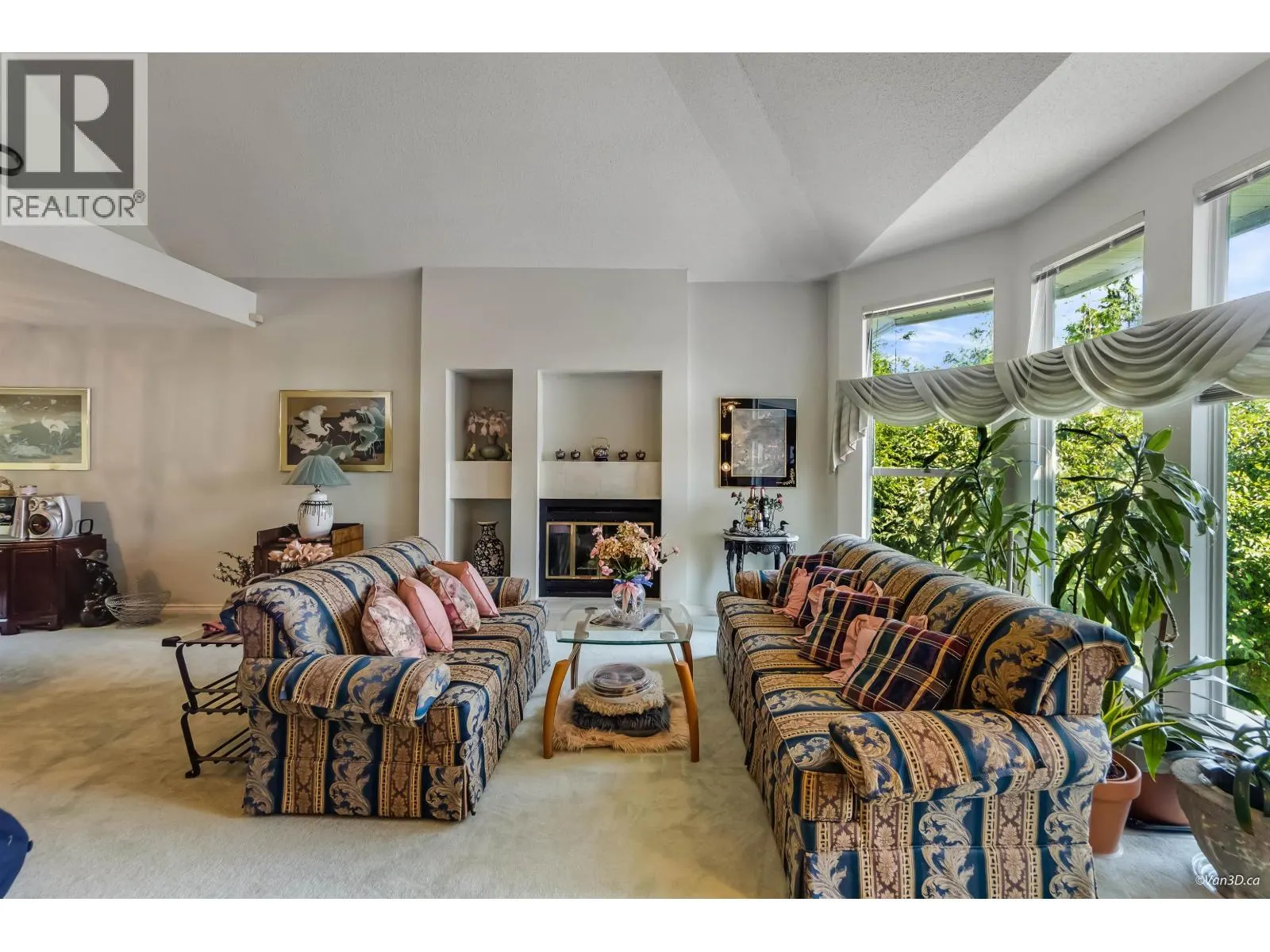 1207 DURANT DRIVE