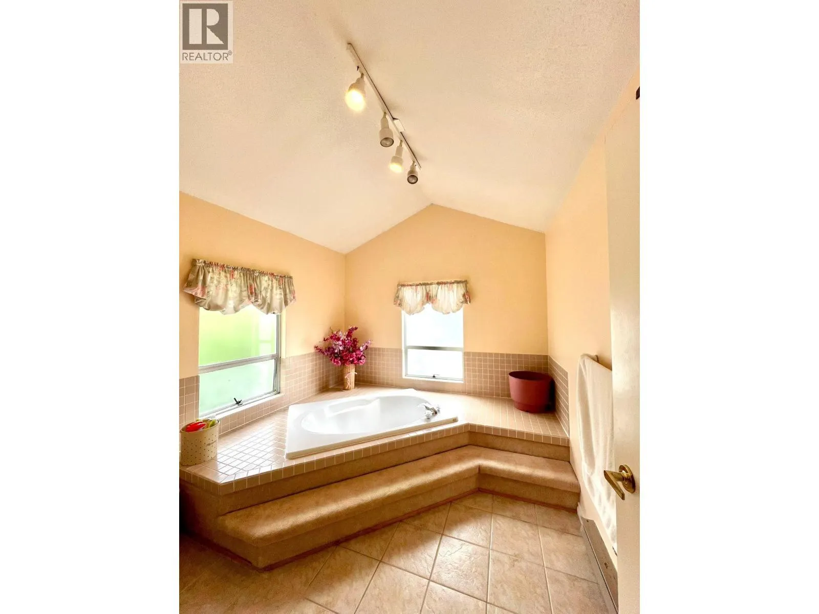 1207 DURANT DRIVE