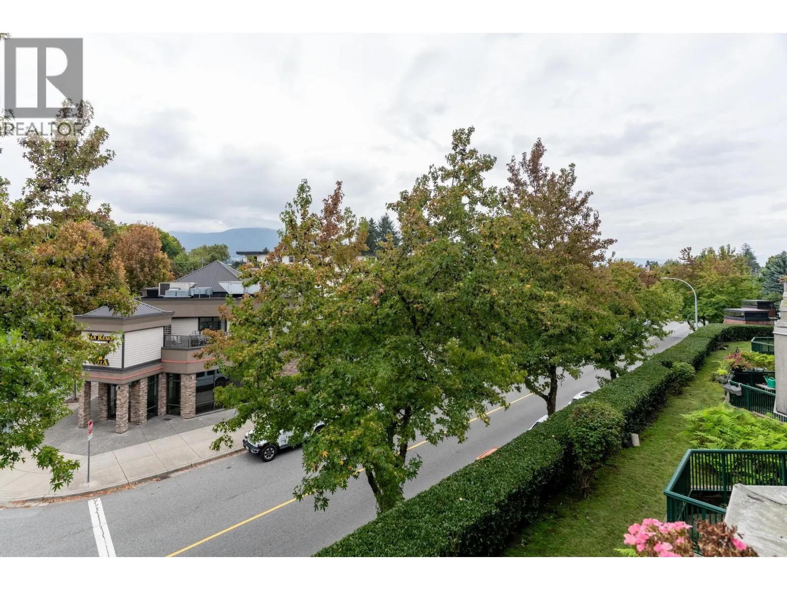 A306 2099 LOUGHEED HIGHWAY