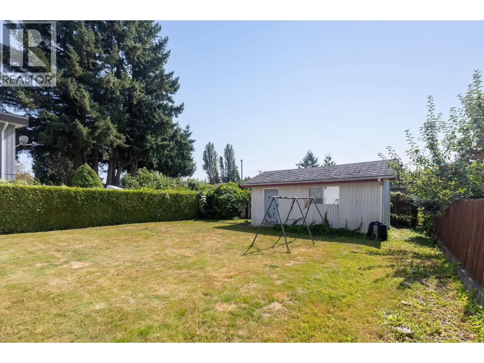 920 EVERETT CRESCENT