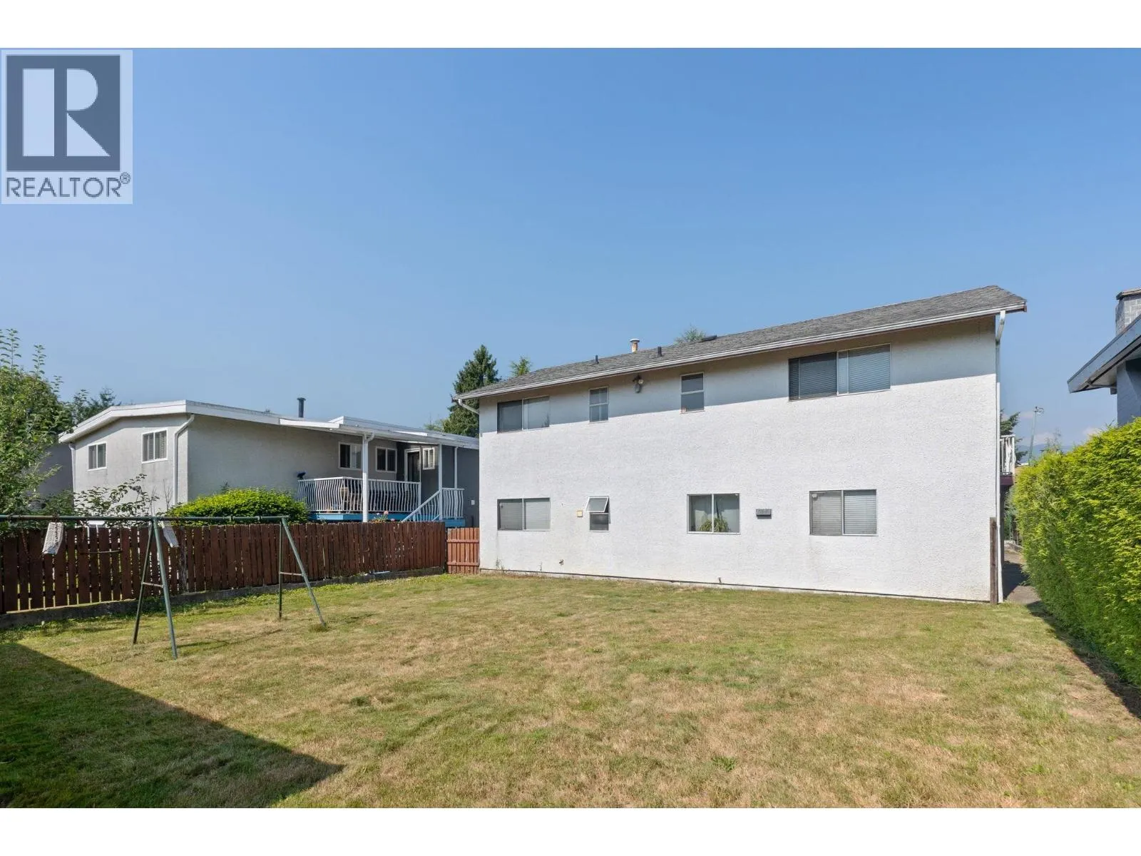 920 EVERETT CRESCENT