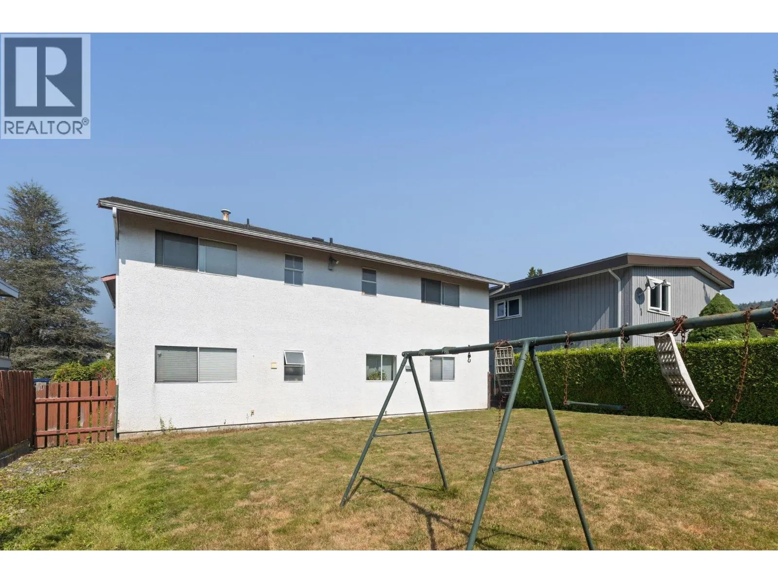 920 EVERETT CRESCENT
