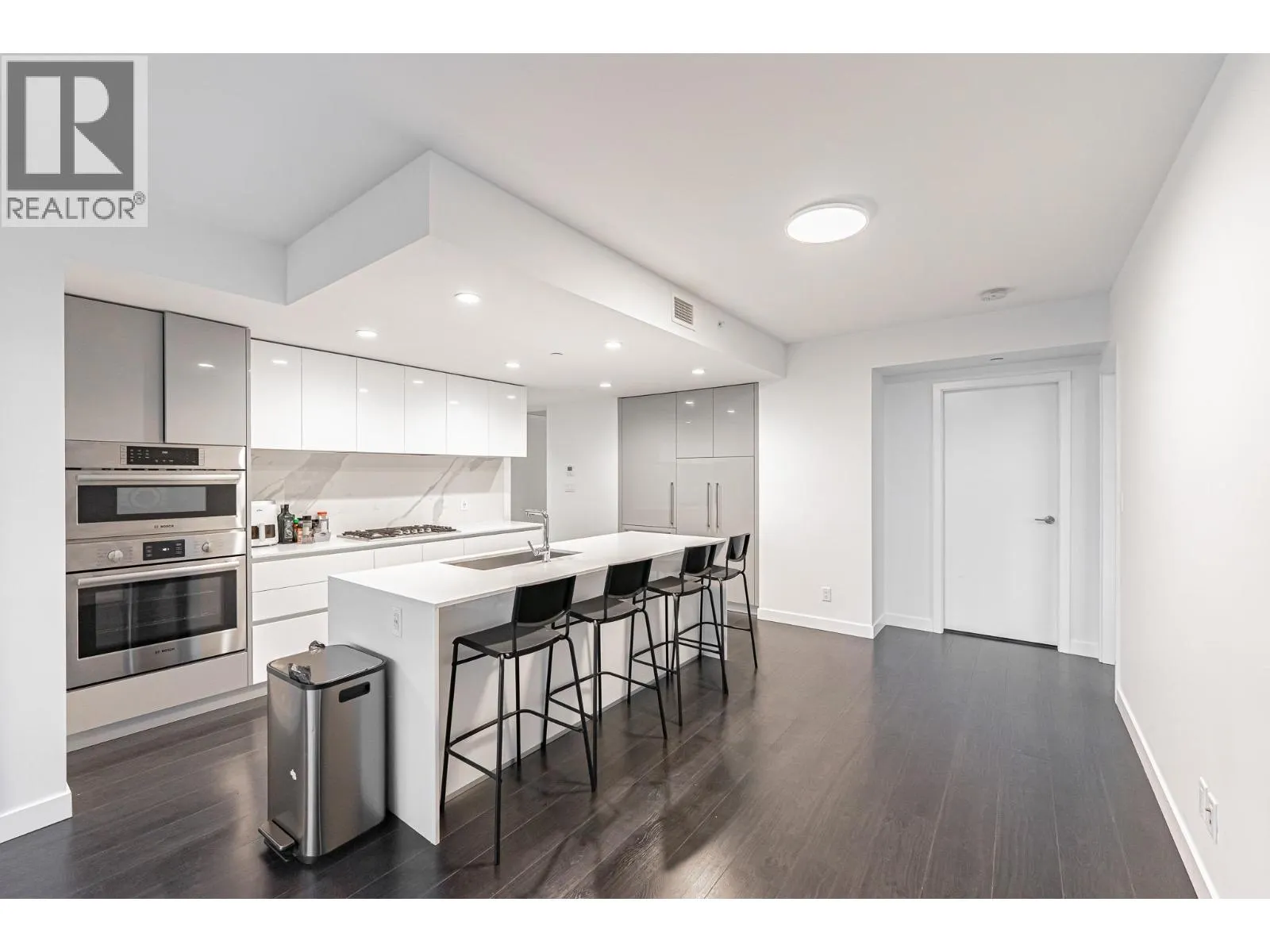 3406 2085 SKYLINE COURT