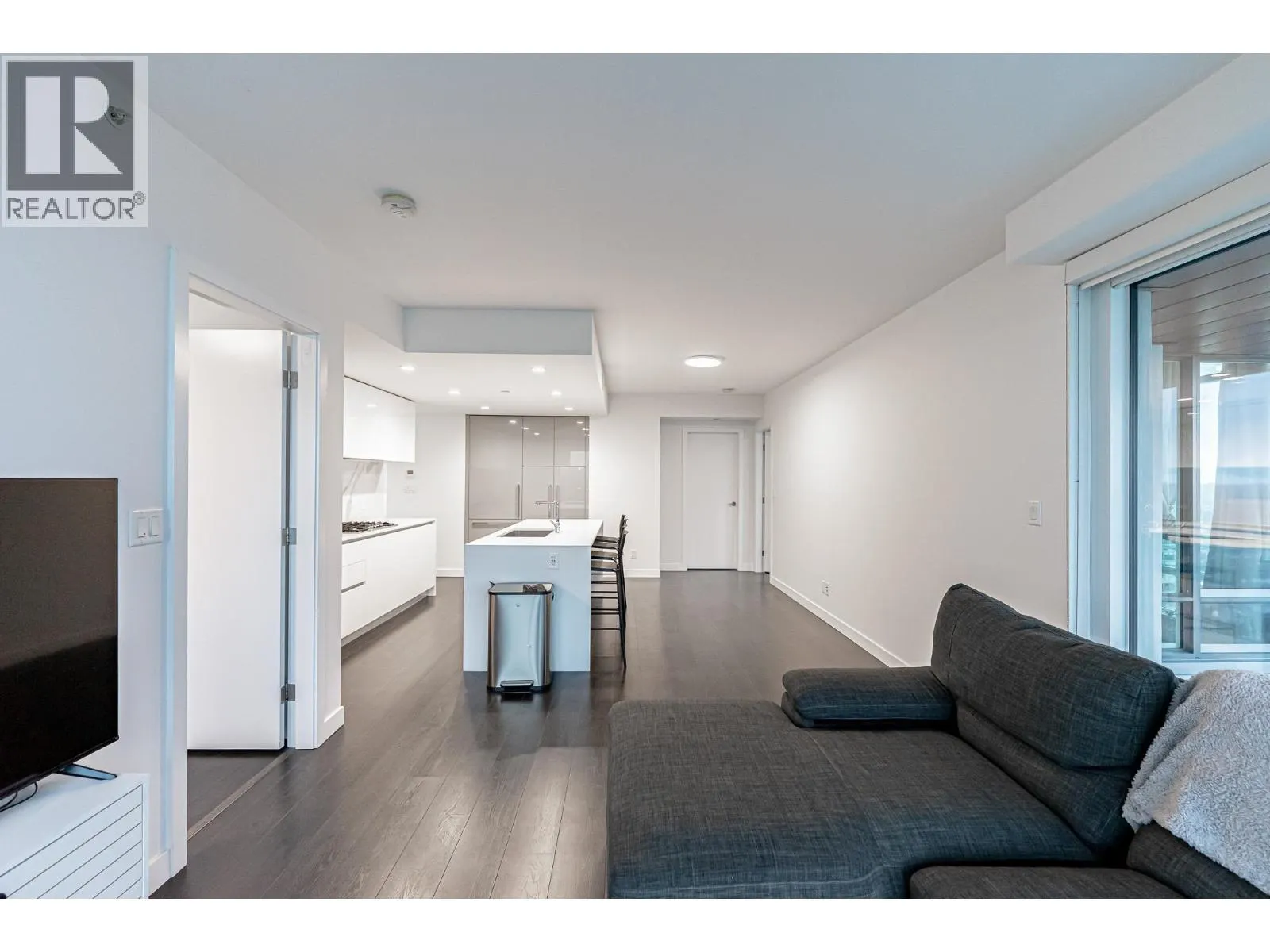 3406 2085 SKYLINE COURT