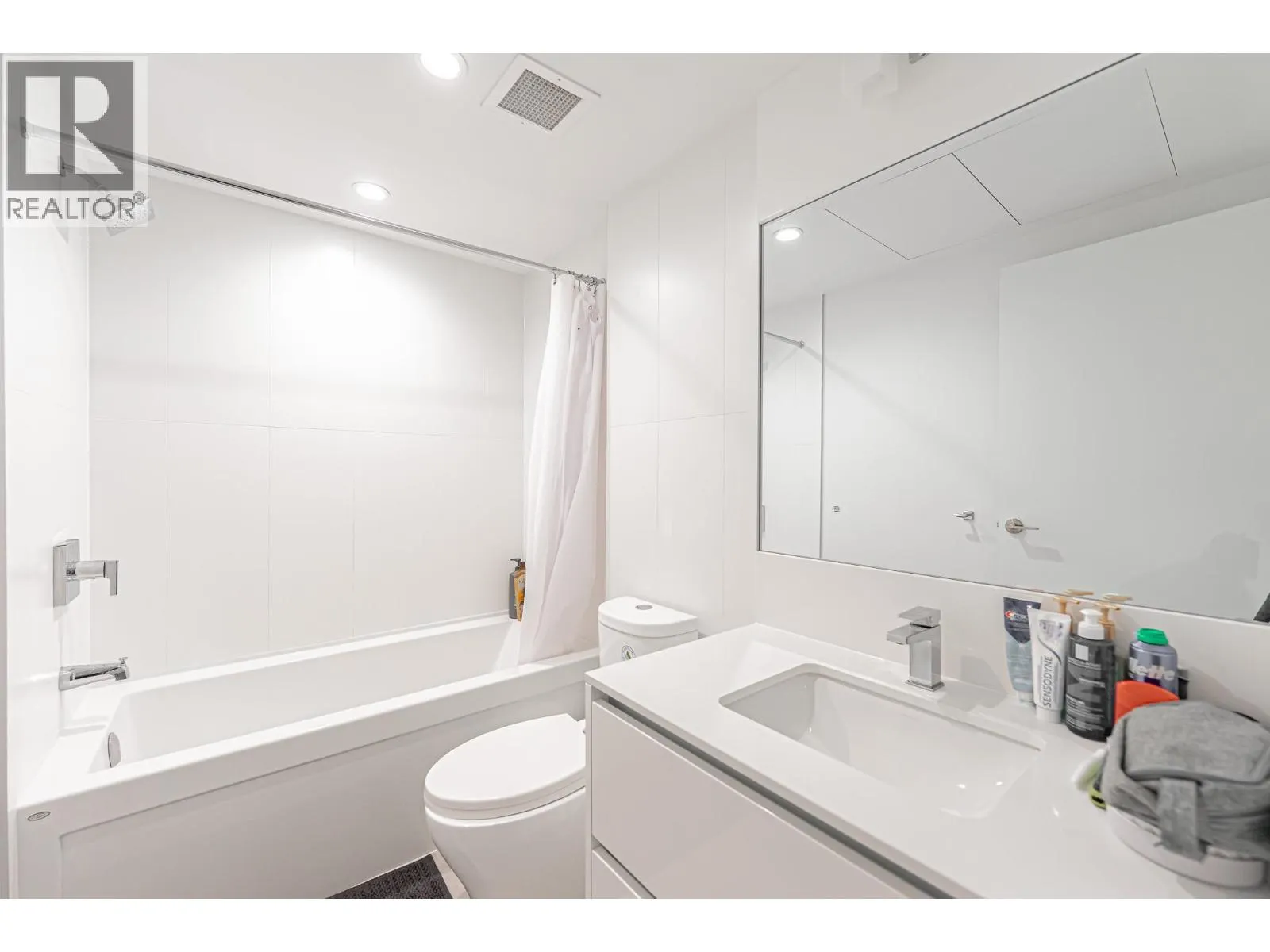 3406 2085 SKYLINE COURT