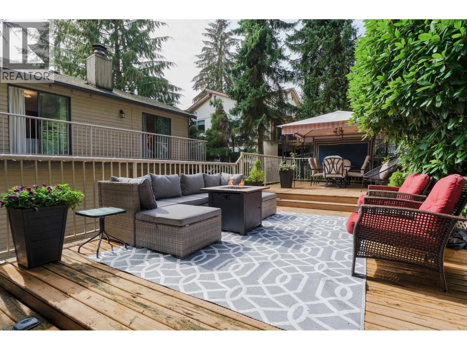 1261 LANSDOWNE DRIVE