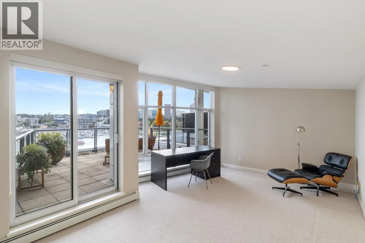 805 1383 MARINASIDE CRESCENT