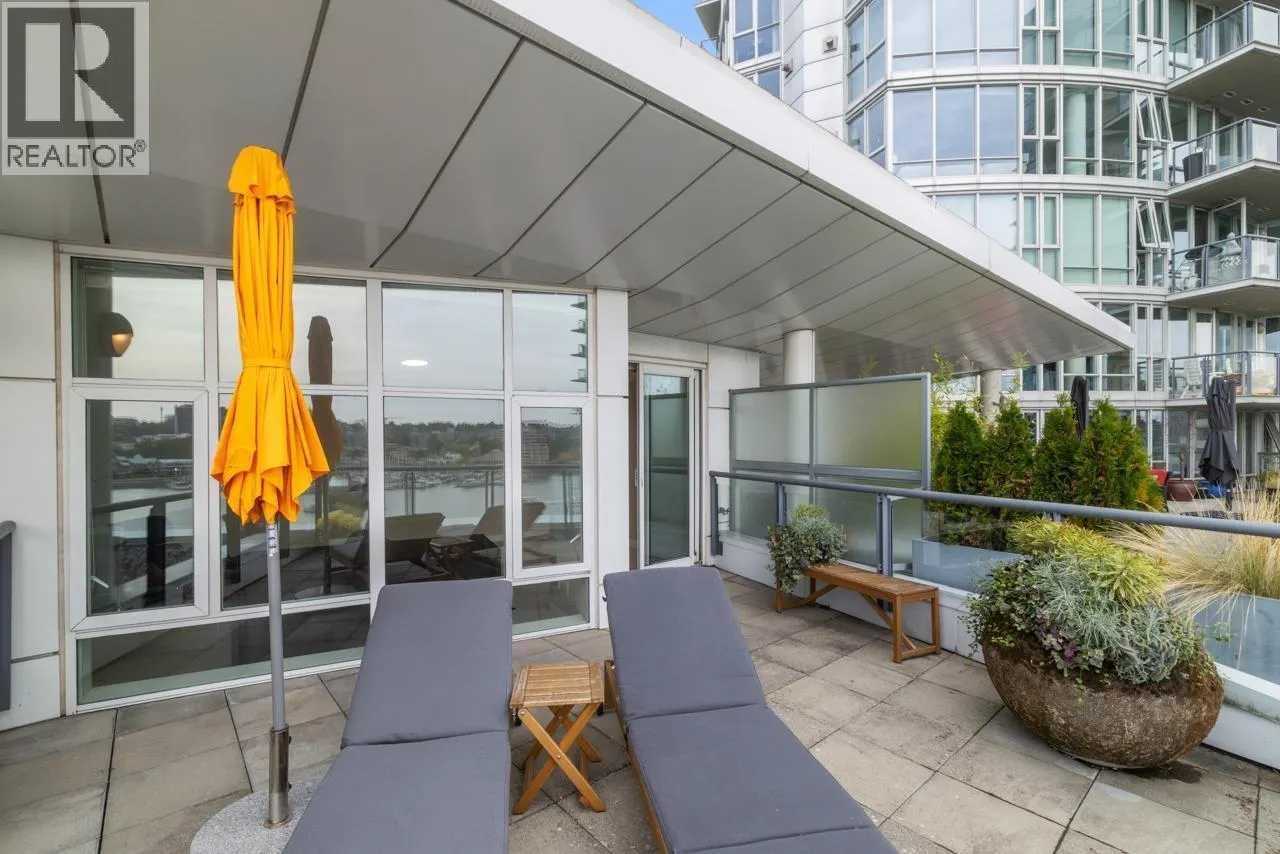 805 1383 MARINASIDE CRESCENT