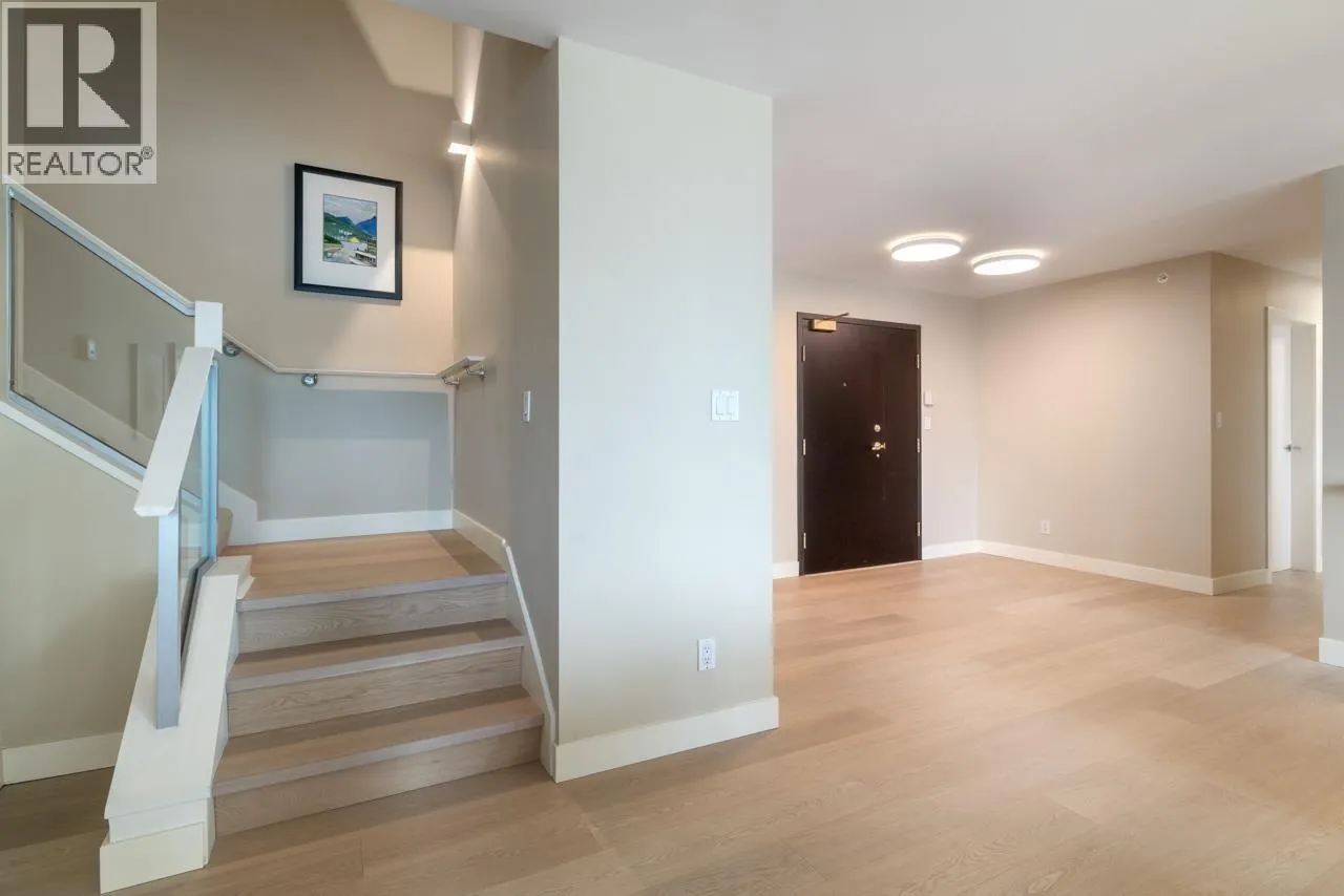 805 1383 MARINASIDE CRESCENT