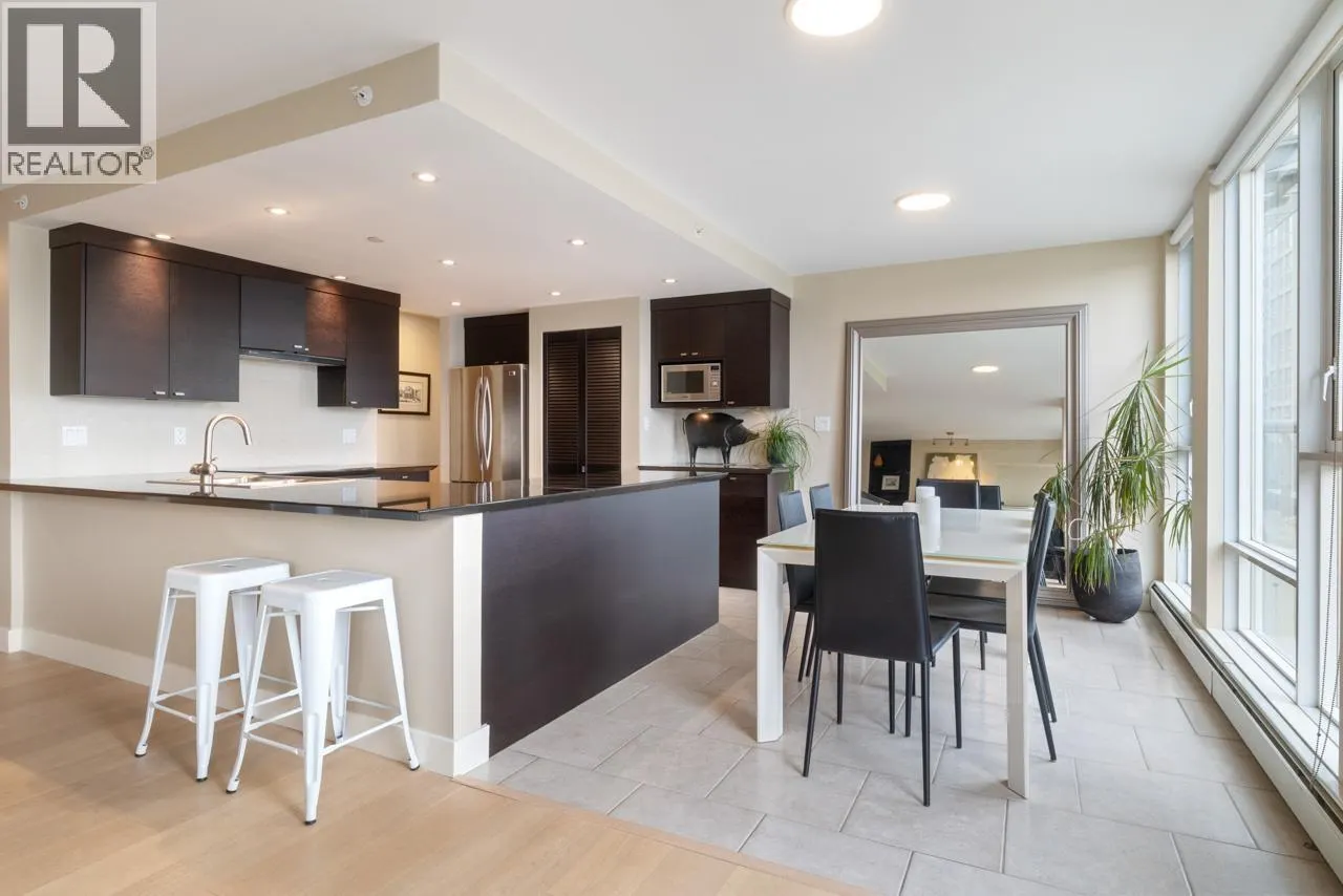 805 1383 MARINASIDE CRESCENT