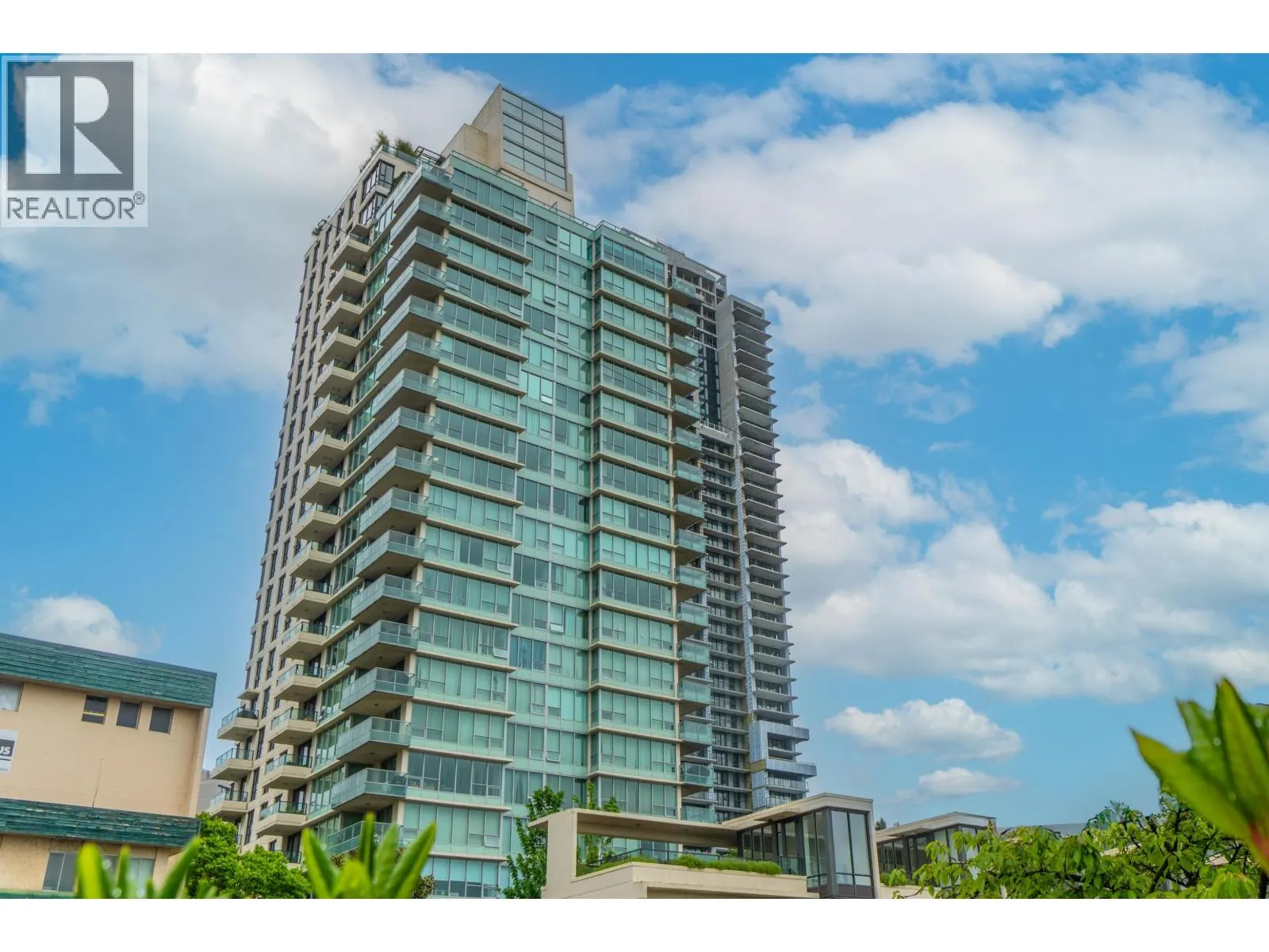 1901 2200 DOUGLAS ROAD