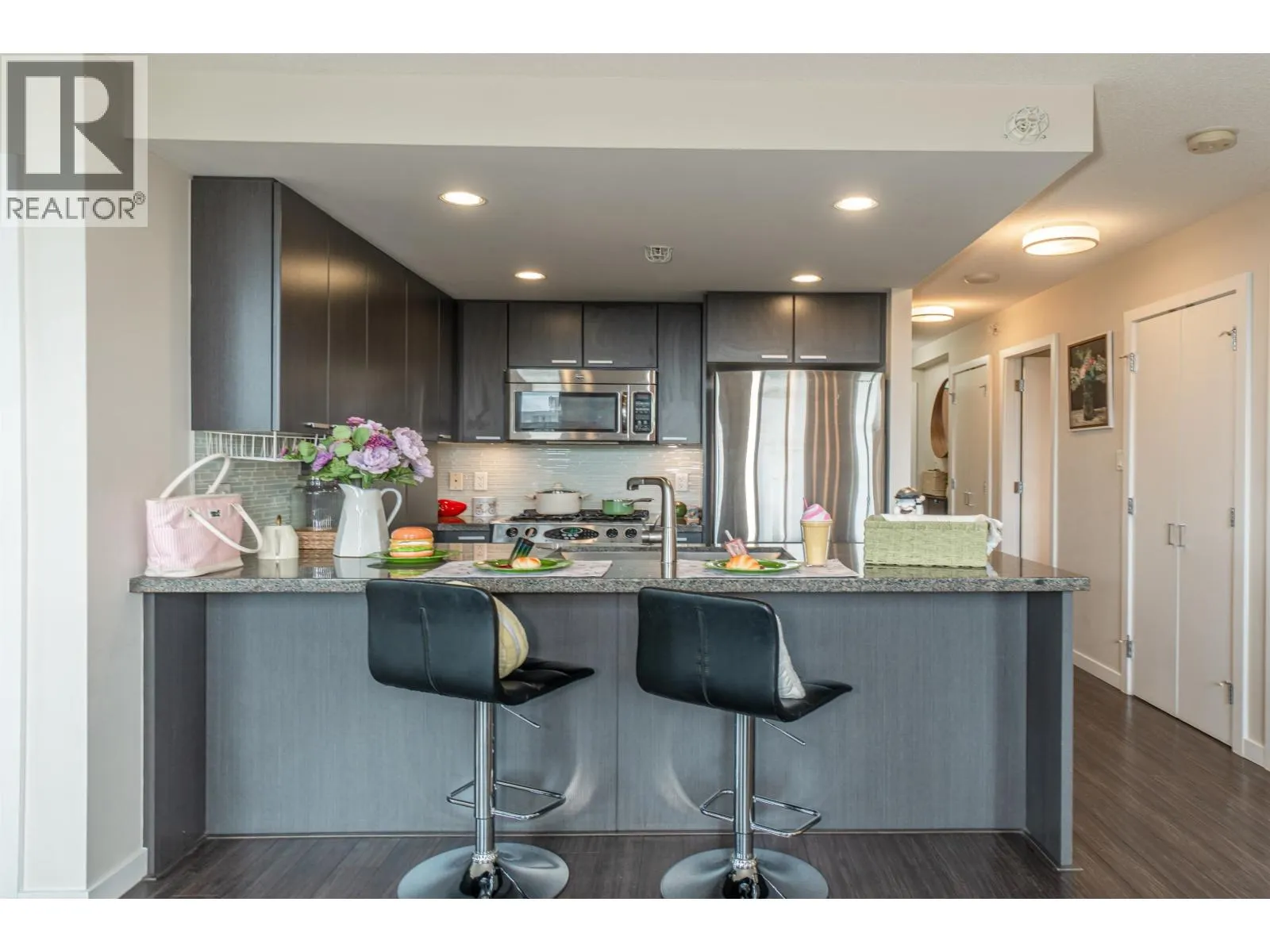 1901 2200 DOUGLAS ROAD
