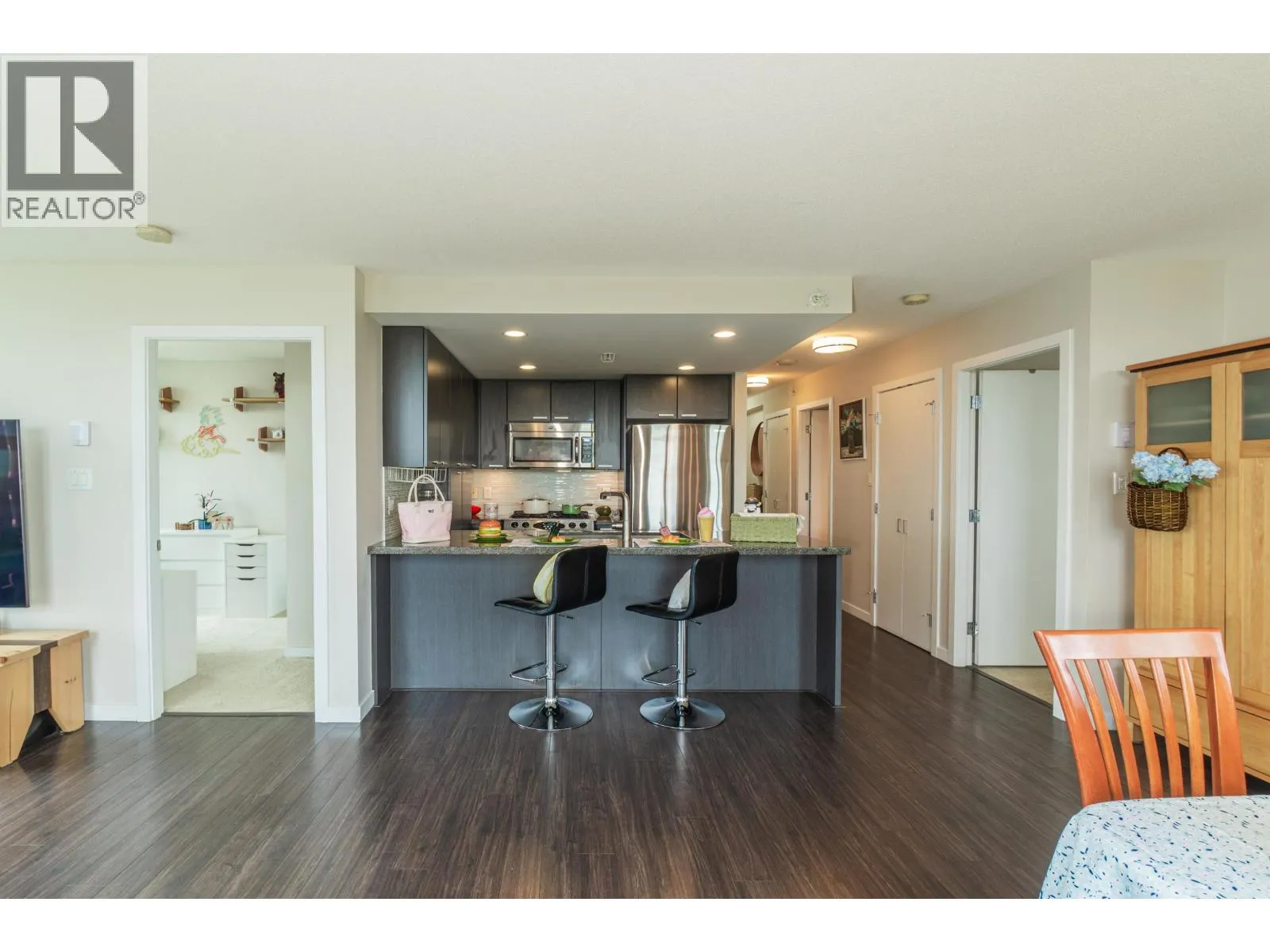 1901 2200 DOUGLAS ROAD