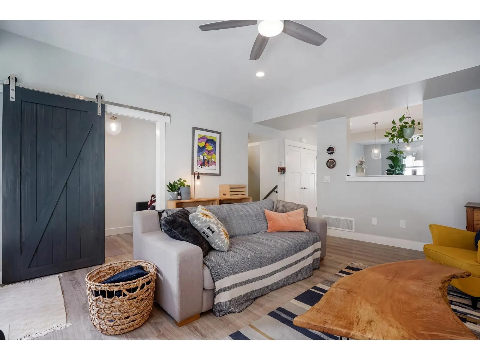 33 386 PINE AVENUE|Harrison Hot Springs