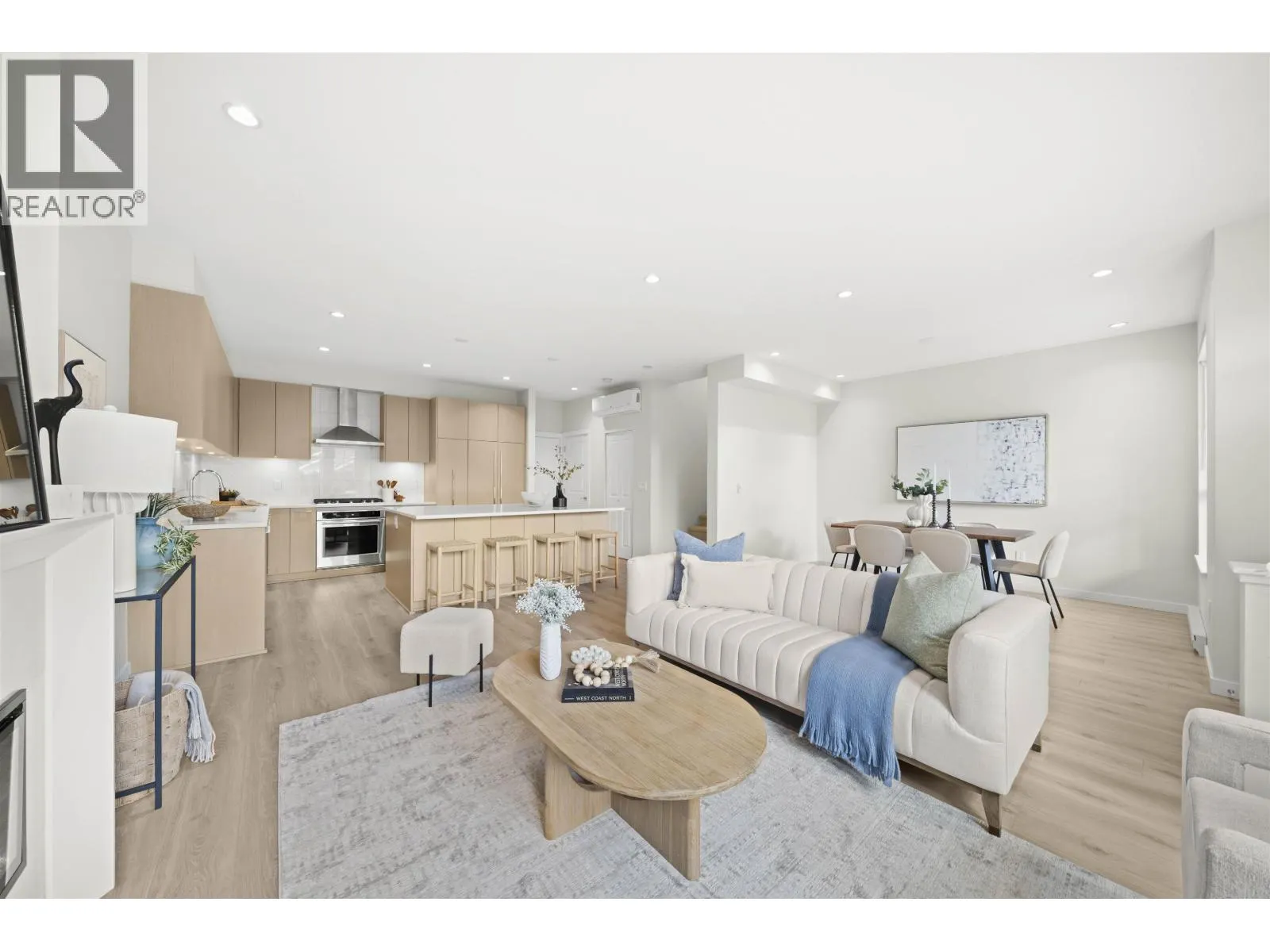122 5311 ADMIRAL WAY
