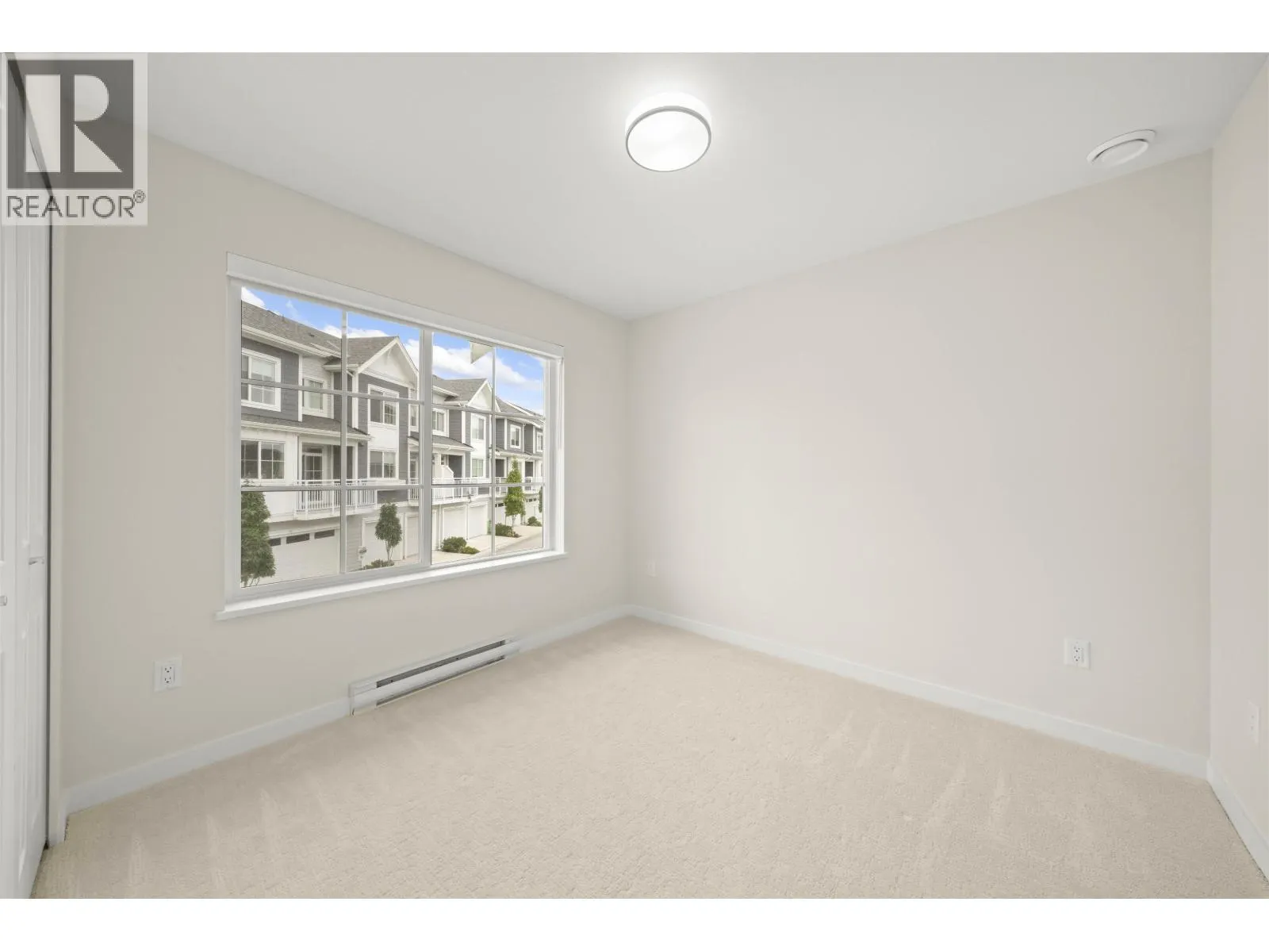 122 5311 ADMIRAL WAY