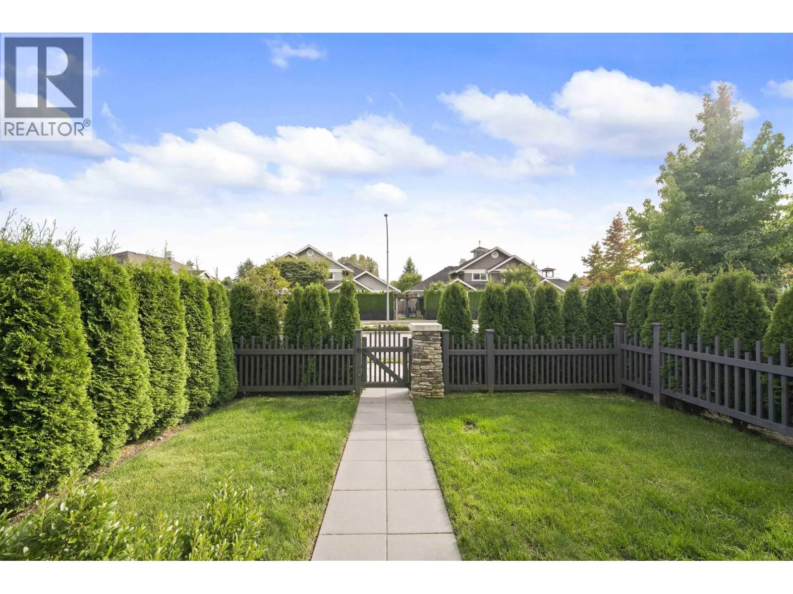 122 5311 ADMIRAL WAY