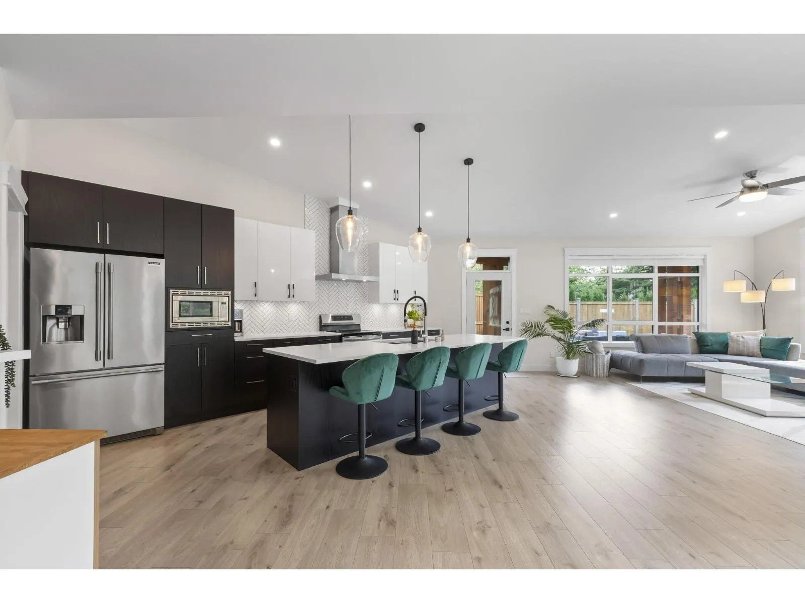 47208 SWALLOW PLACE|Little Mountain