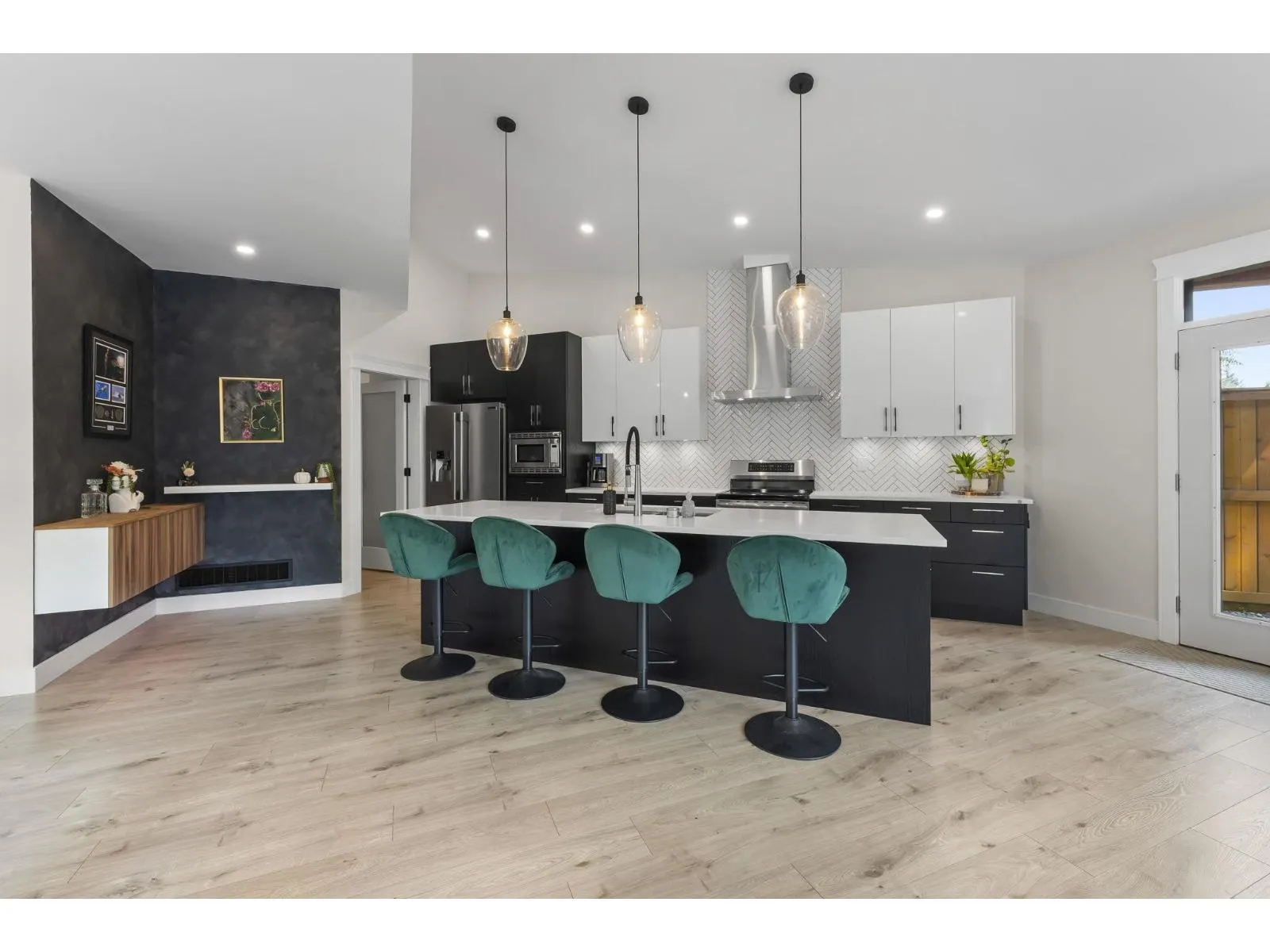 47208 SWALLOW PLACE|Little Mountain