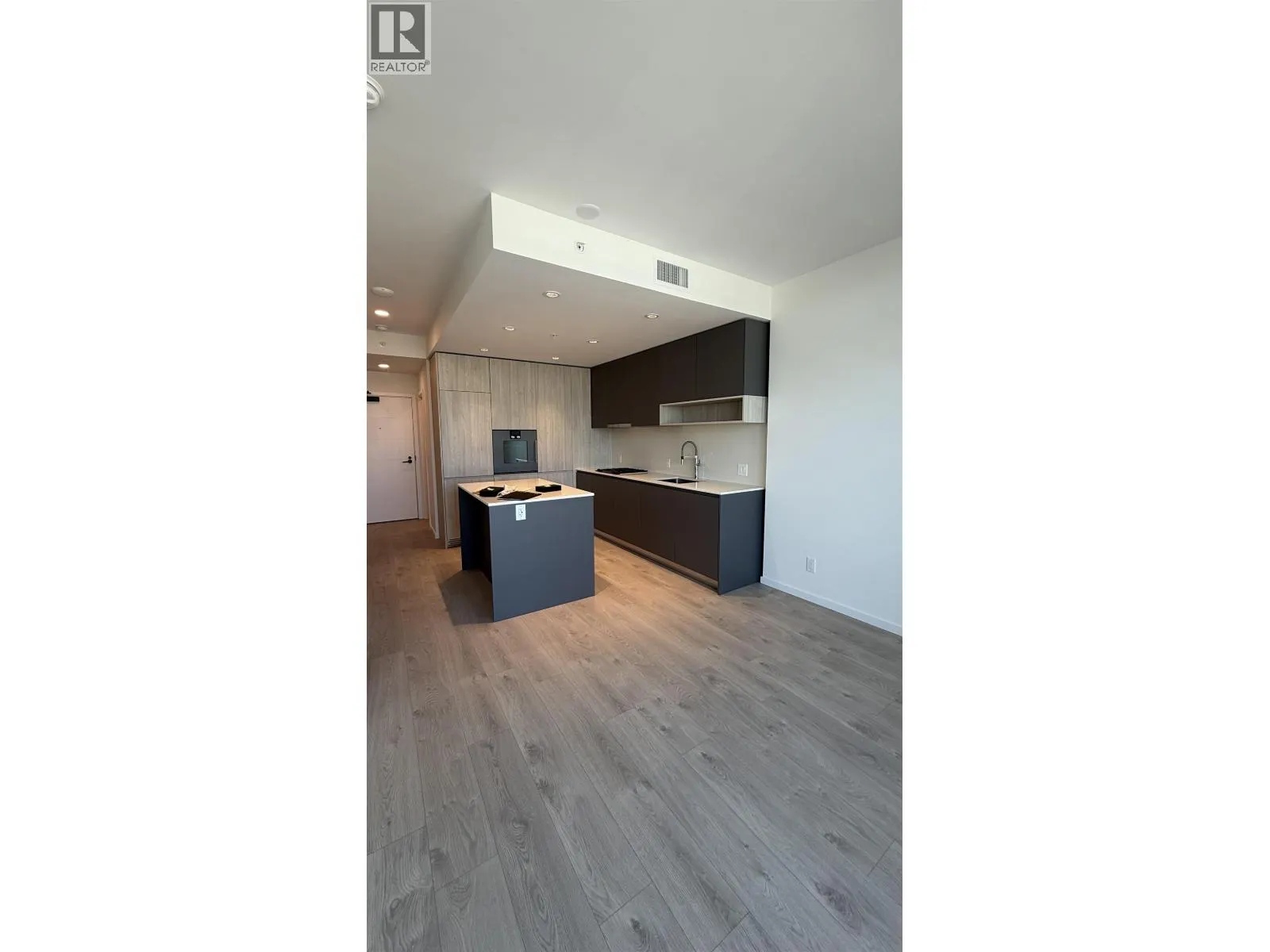 859 6600 MINORU BOULEVARD