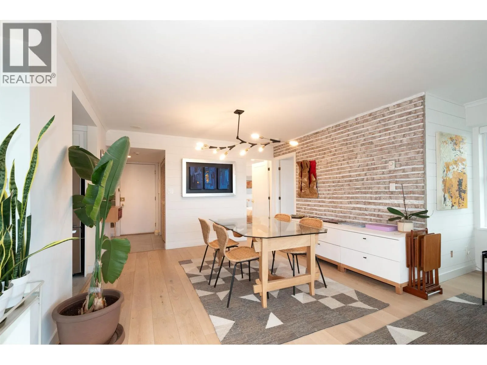 1504 1555 EASTERN AVENUE