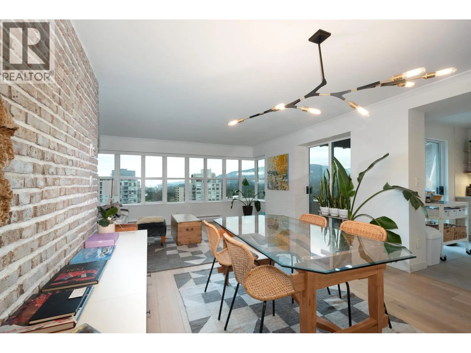 1504 1555 EASTERN AVENUE
