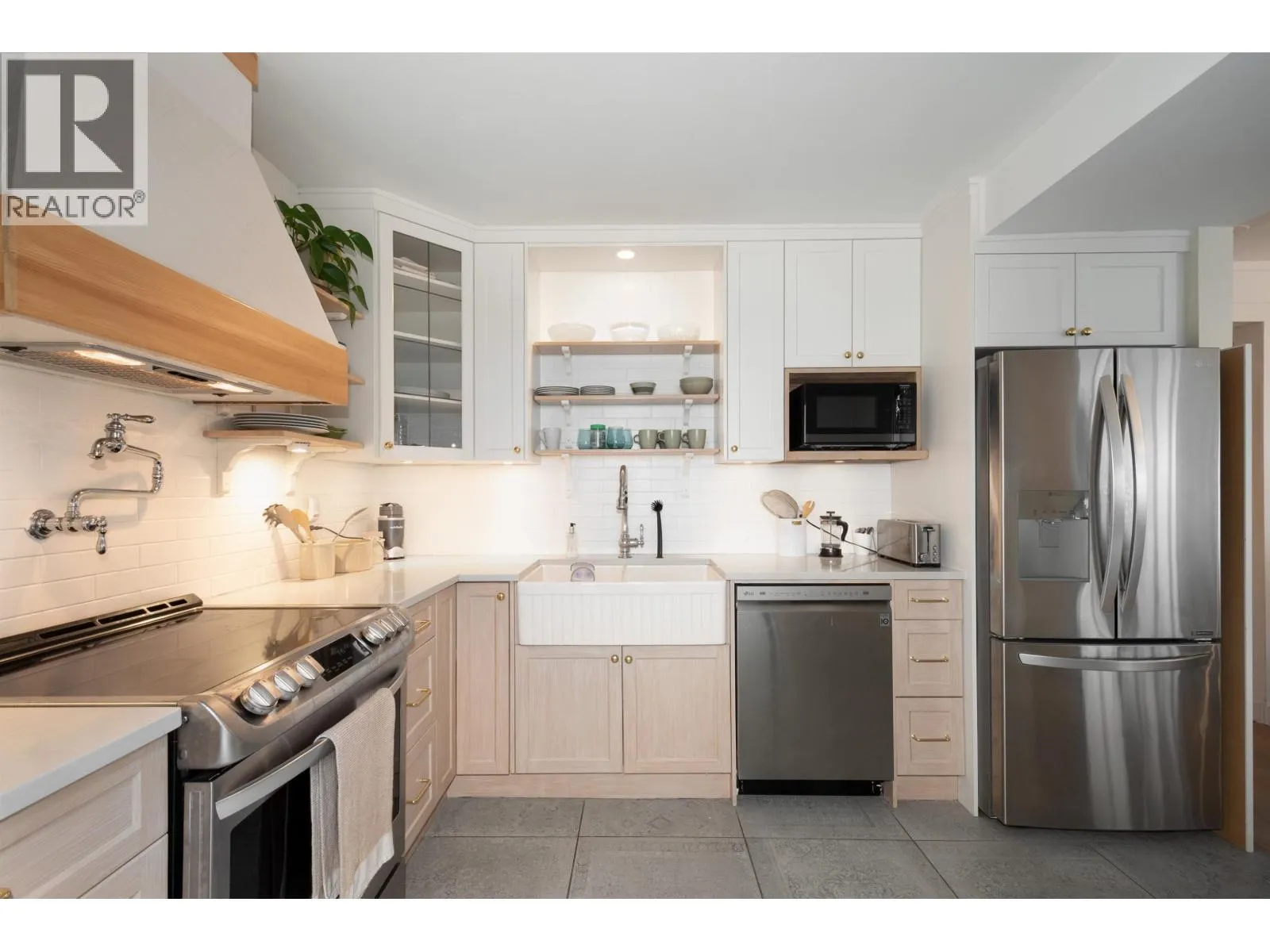 1504 1555 EASTERN AVENUE