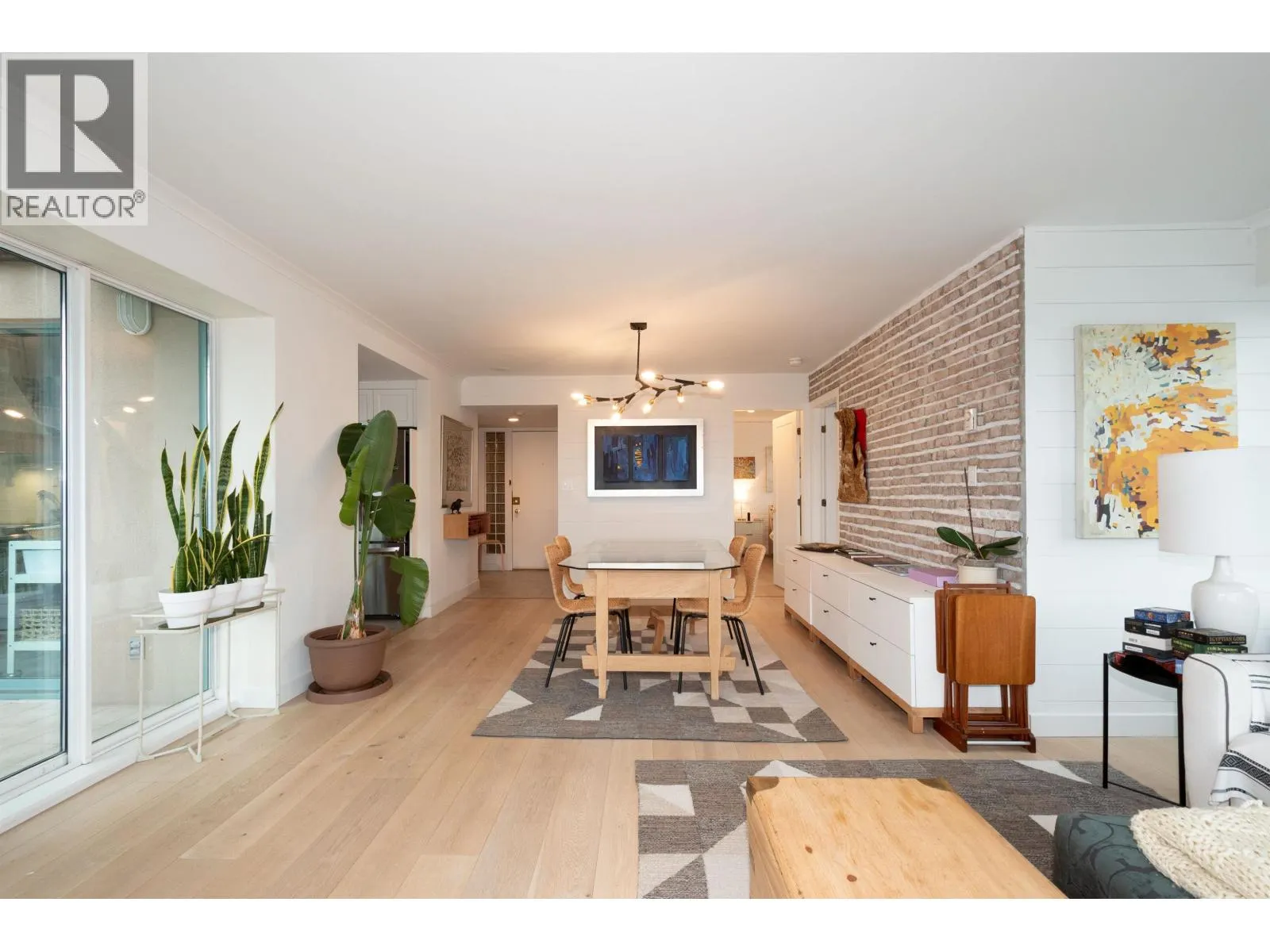 1504 1555 EASTERN AVENUE