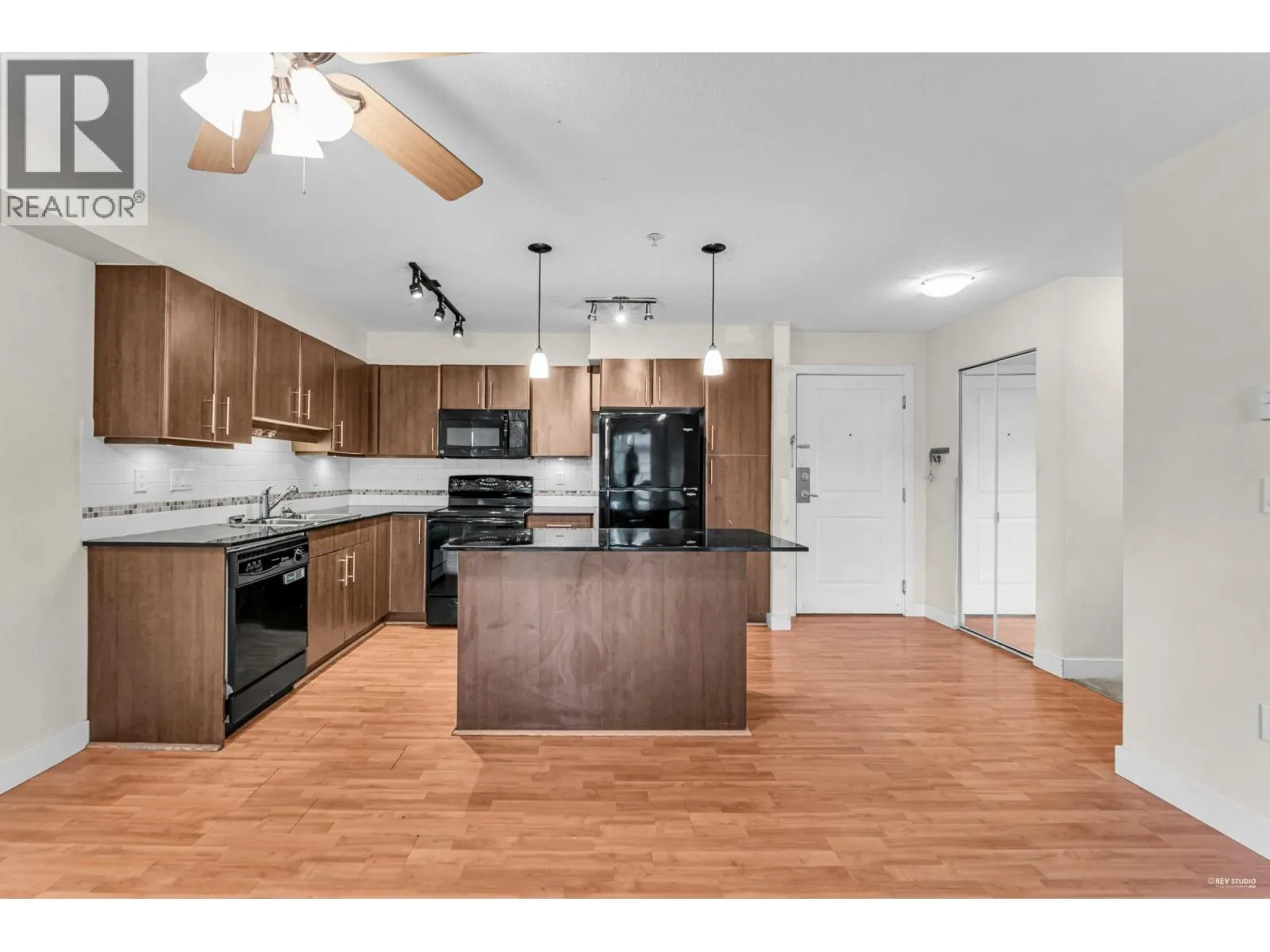 214 12020 207A STREET
