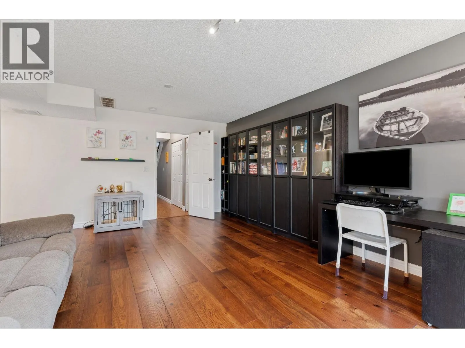 39 1140 FALCON DRIVE