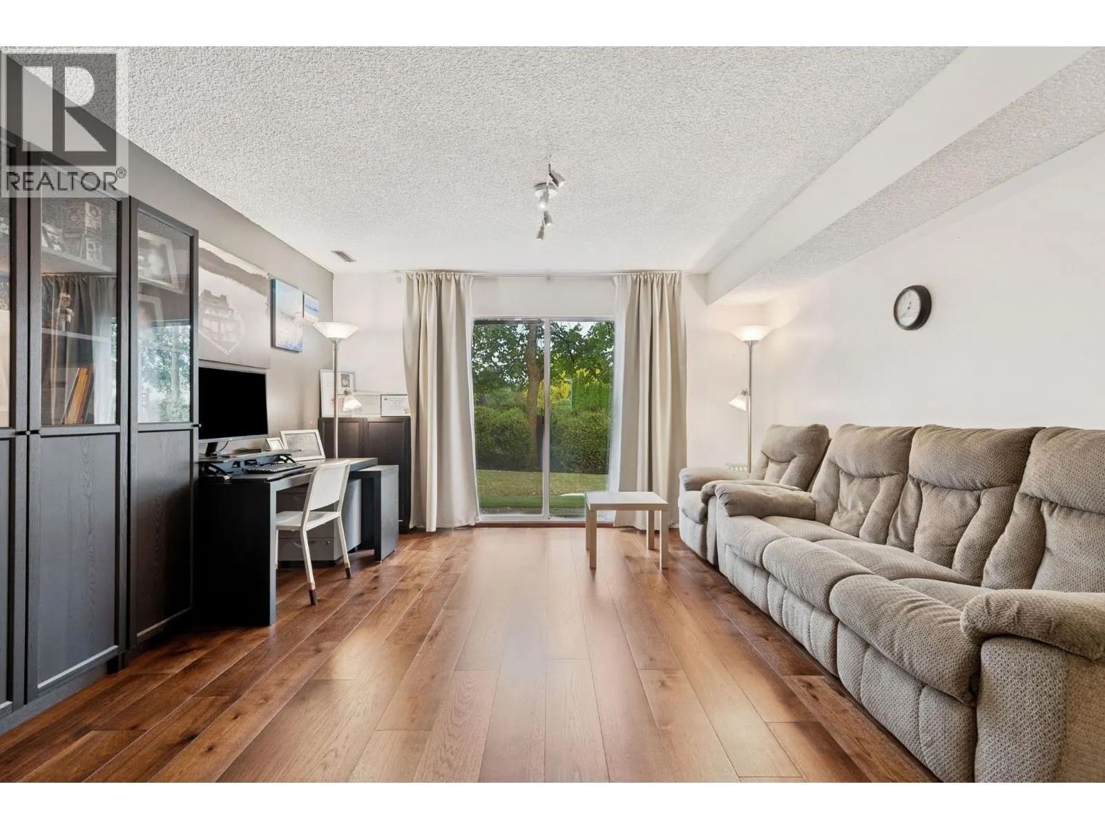 39 1140 FALCON DRIVE