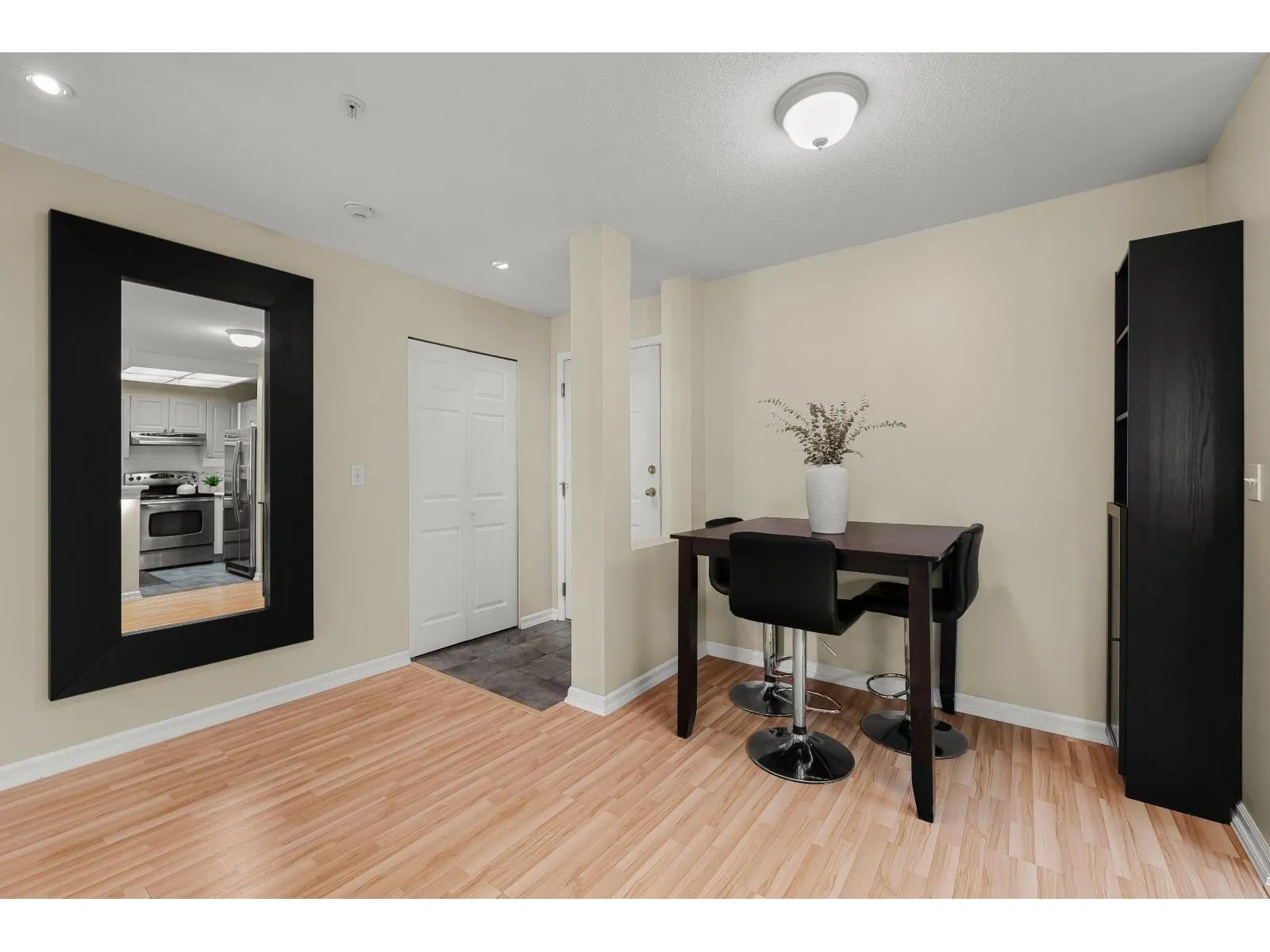 210 22025 48 AVENUE