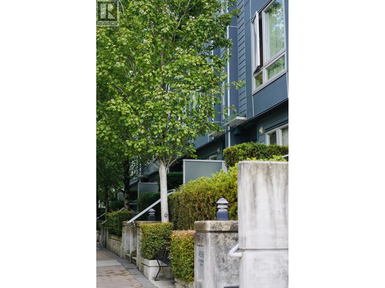 4886 ELDORADO MEWS