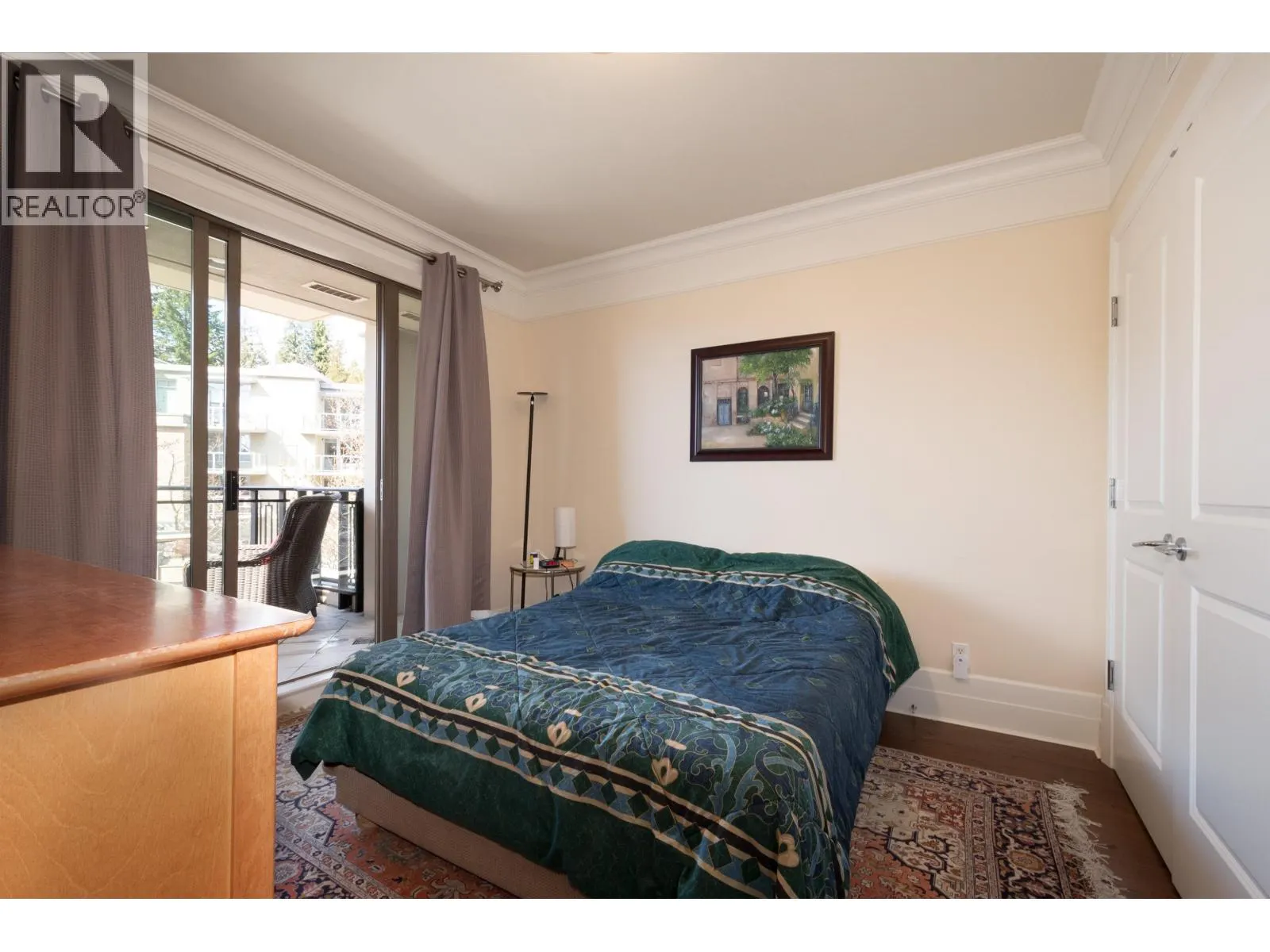 300 533 WATERS EDGE CRESCENT