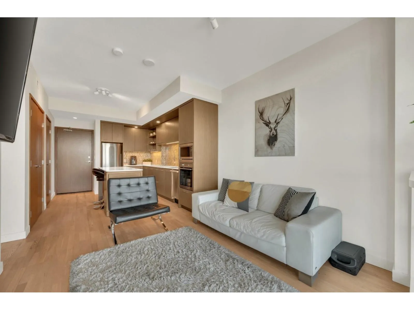 3903 13495 CENTRAL AVENUE