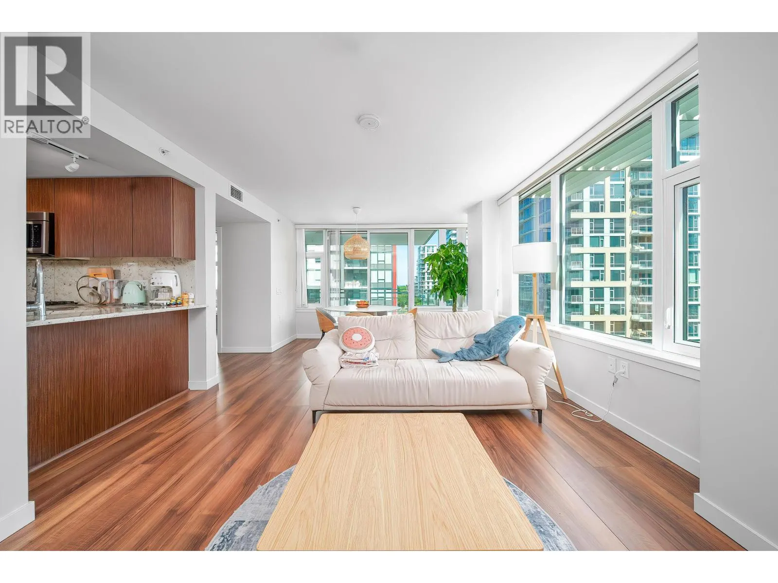 809 8699 HAZELBRIDGE WAY