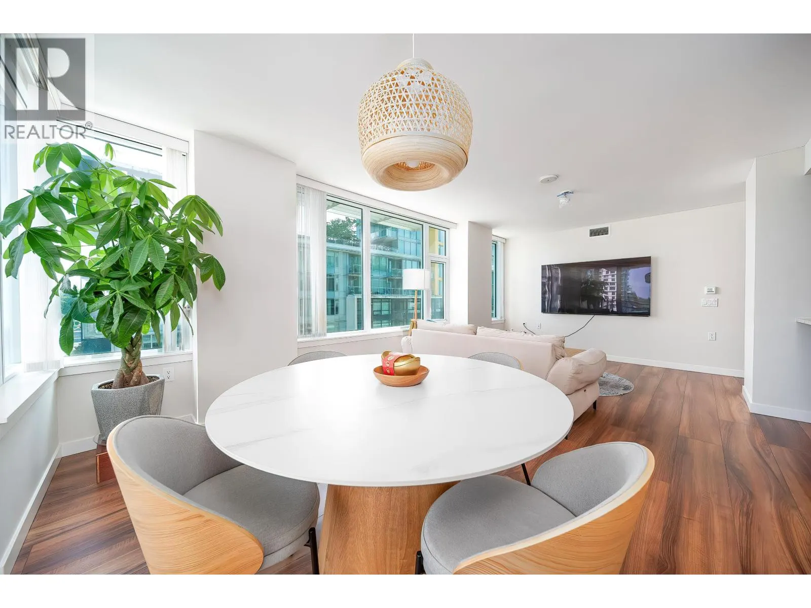 809 8699 HAZELBRIDGE WAY