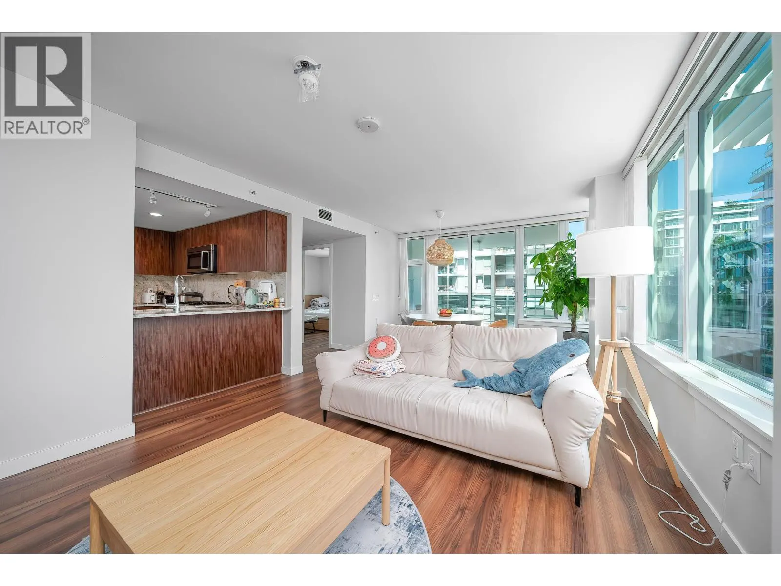 809 8699 HAZELBRIDGE WAY