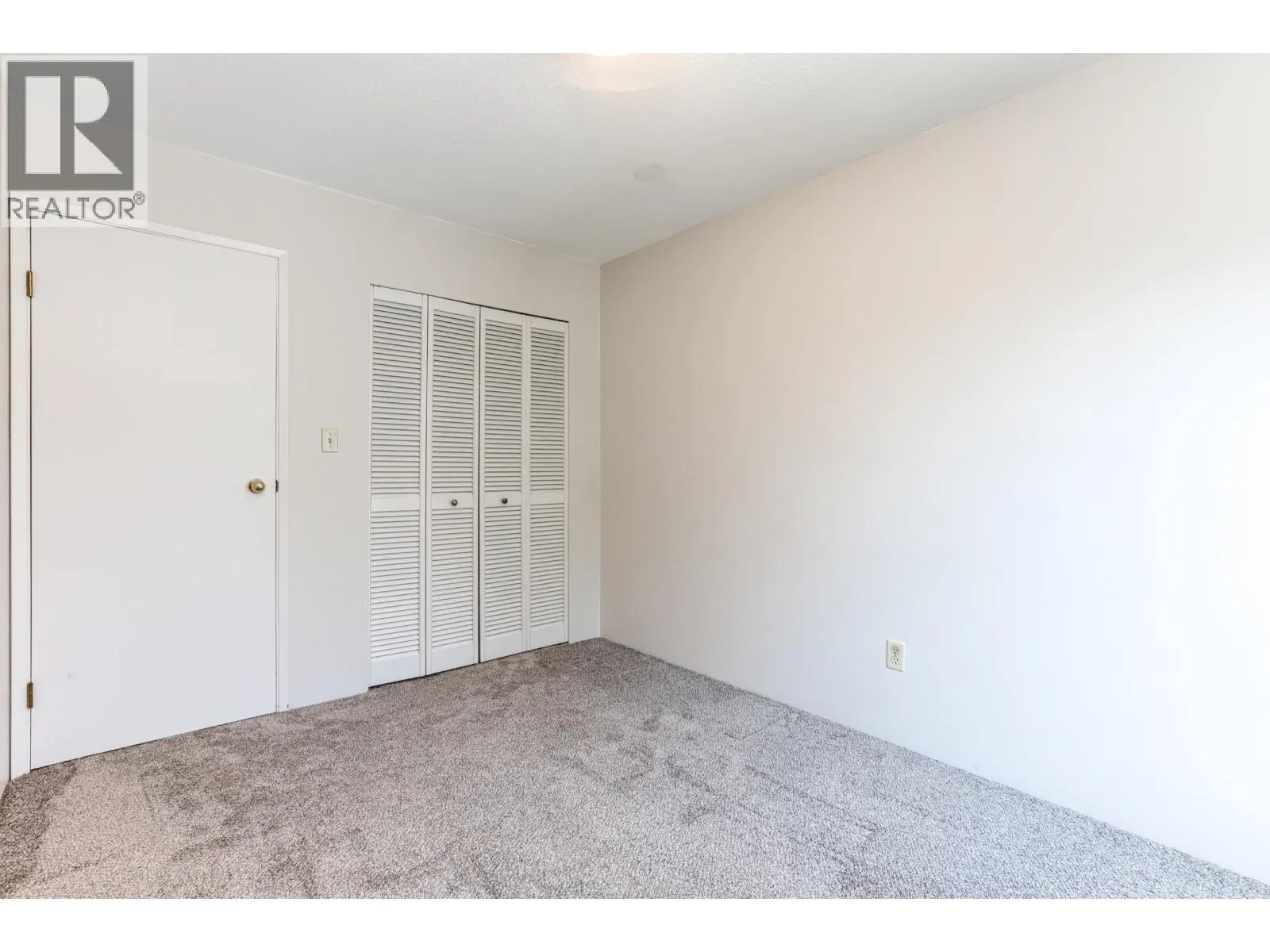 7873 WOODHURST DRIVE