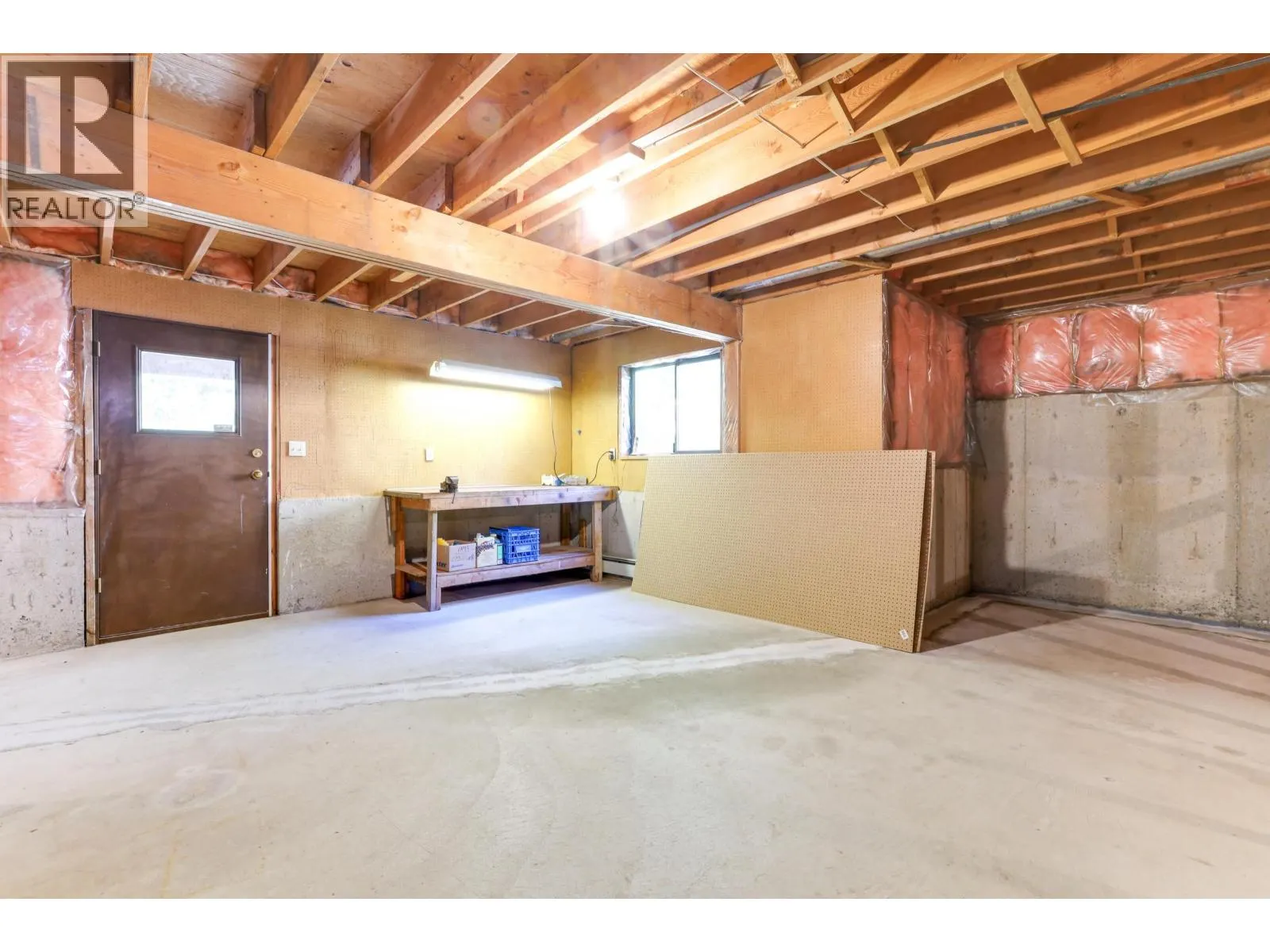 7873 WOODHURST DRIVE