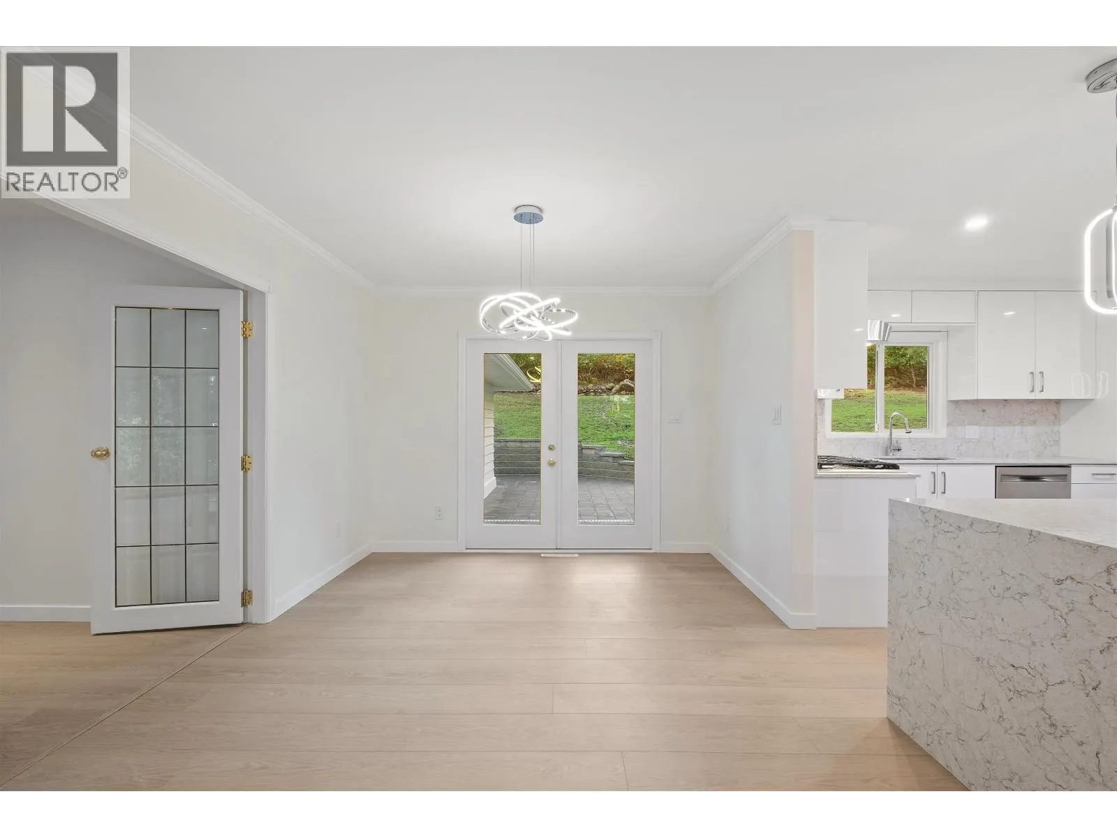 441 SOUTHBOROUGH DRIVE