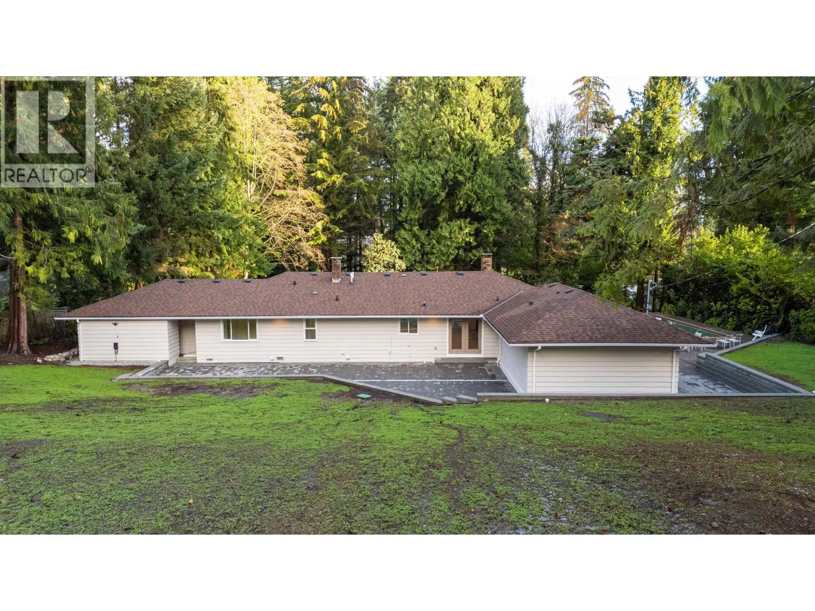 441 SOUTHBOROUGH DRIVE