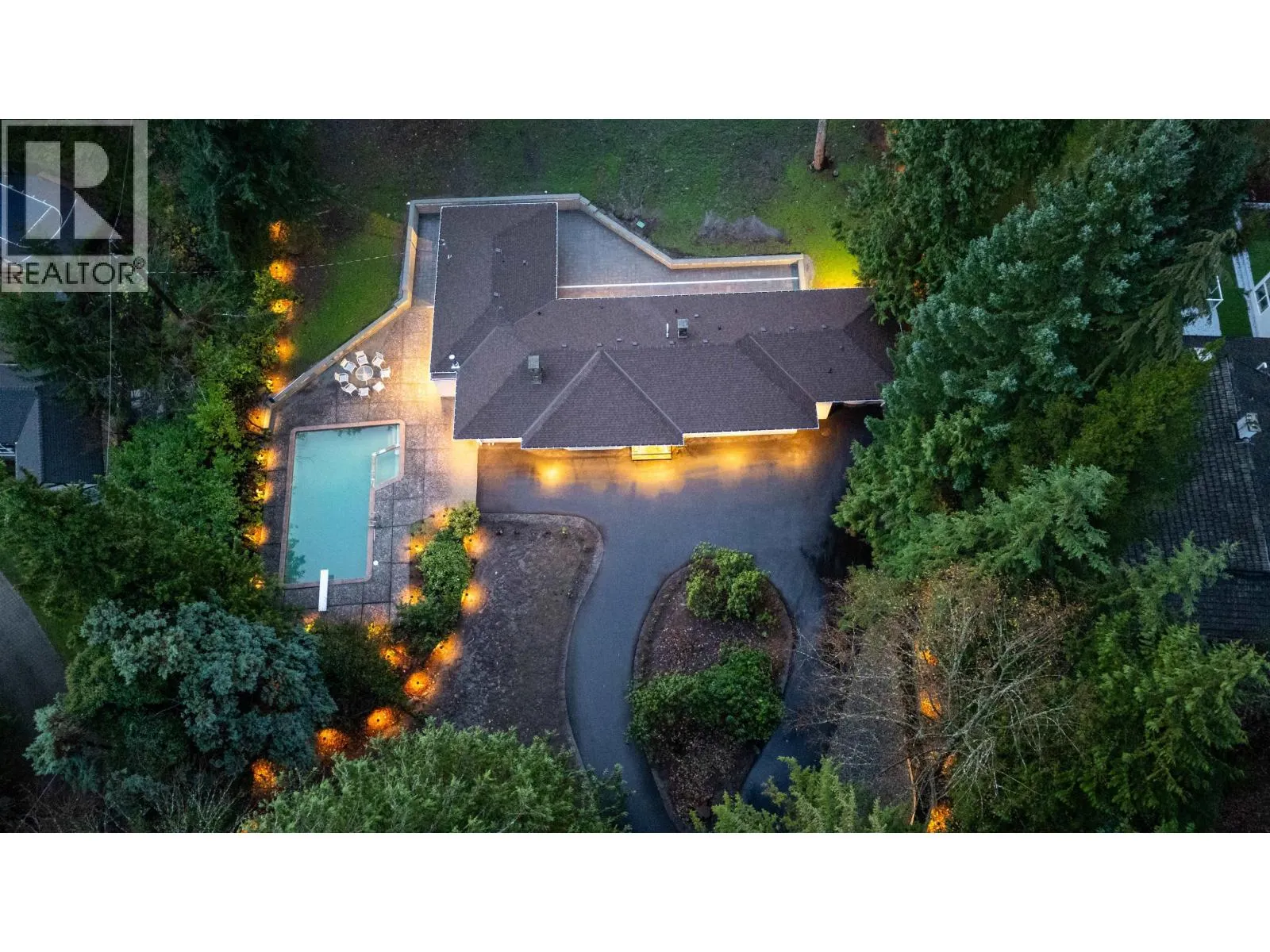 441 SOUTHBOROUGH DRIVE