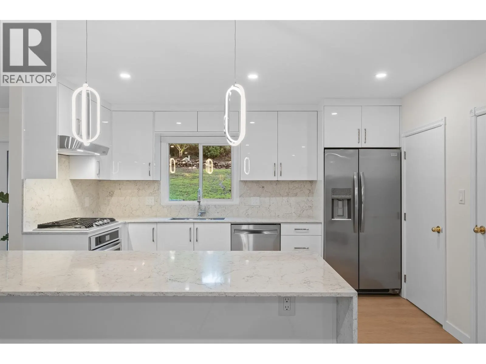 441 SOUTHBOROUGH DRIVE